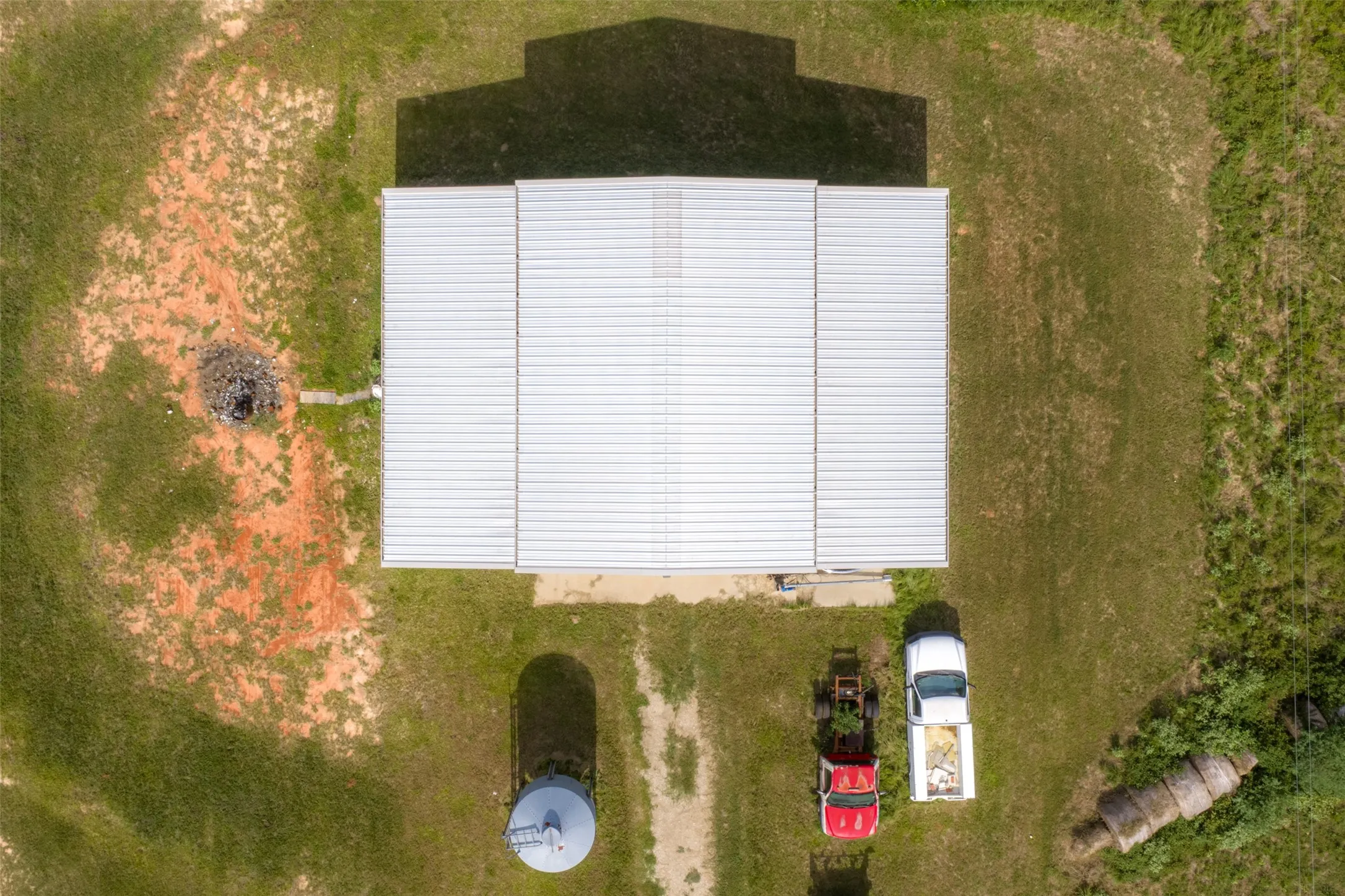 Farm For Sale in Henderson County , 13053 County Road 3806 3805, Murchison, Texas 75778, 6 Bedrooms, 5 Bathrooms, 3 Garage spaces, 3,482 Sqft, built in 1984, Price $2,325,000, mls#21336528, Real Estate Agent in Murchison, Homes For Sale in Henderson county, Homes For Sale in Murchison, Realtor in Murchison Texas, Real Estate Brokerage Independent Realty Texas, Luminita Cordes Realtor