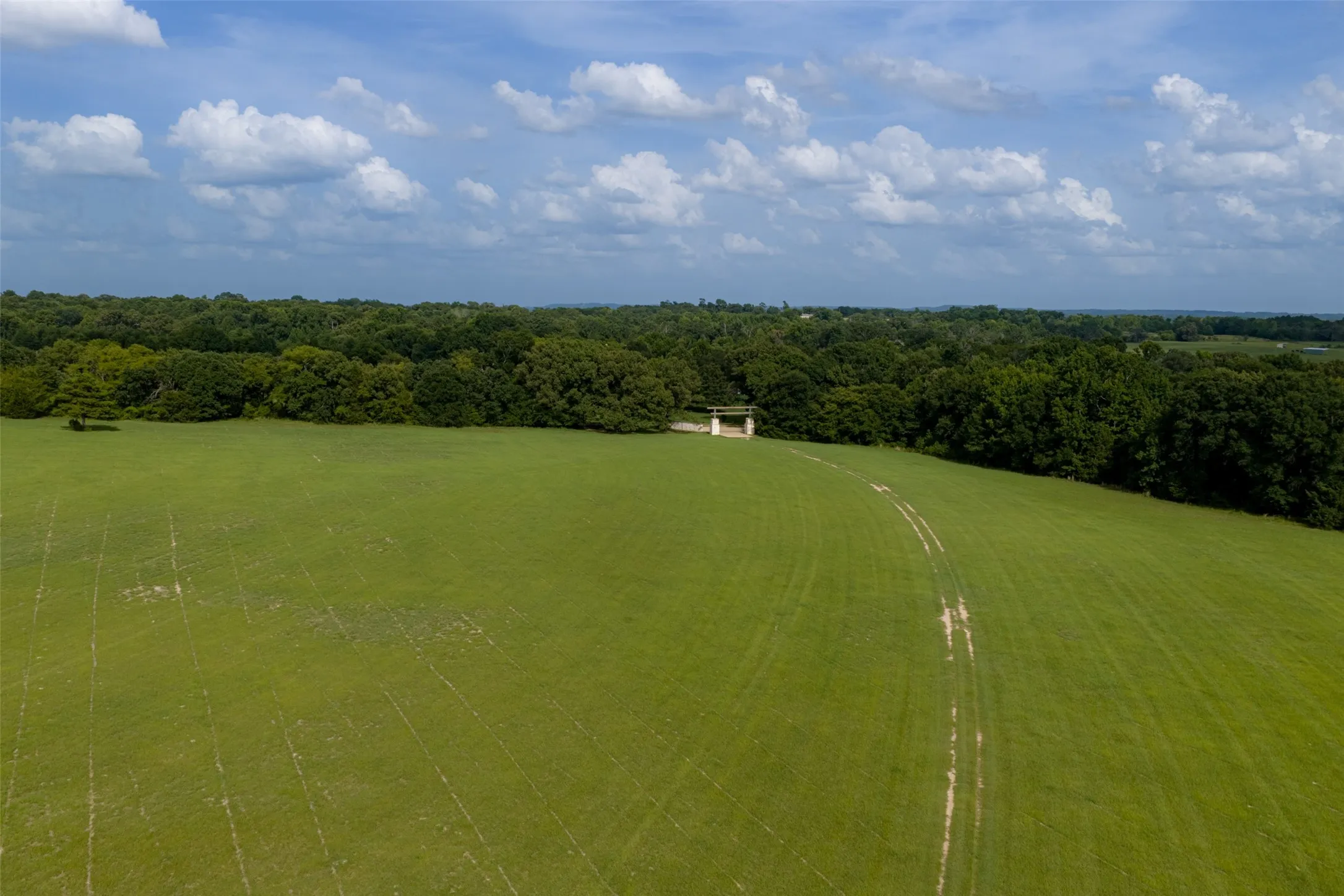 Farm For Sale in Henderson County , 13053 County Road 3806 3805, Murchison, Texas 75778, 6 Bedrooms, 5 Bathrooms, 3 Garage spaces, 3,482 Sqft, built in 1984, Price $2,325,000, mls#21336528, Real Estate Agent in Murchison, Homes For Sale in Henderson county, Homes For Sale in Murchison, Realtor in Murchison Texas, Real Estate Brokerage Independent Realty Texas, Luminita Cordes Realtor