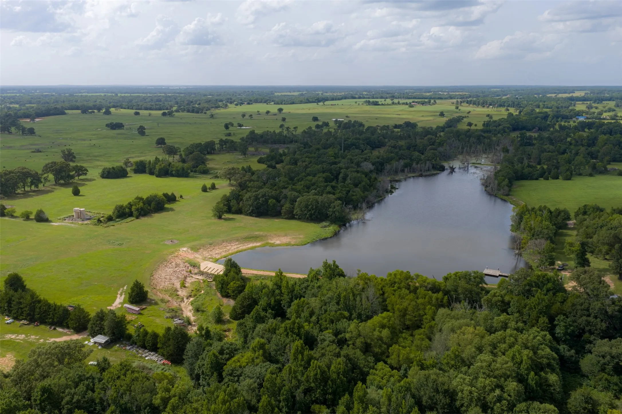 Farm For Sale in Henderson County , 13053 County Road 3806 3805, Murchison, Texas 75778, 6 Bedrooms, 5 Bathrooms, 3 Garage spaces, 3,482 Sqft, built in 1984, Price $2,325,000, mls#21336528, Real Estate Agent in Murchison, Homes For Sale in Henderson county, Homes For Sale in Murchison, Realtor in Murchison Texas, Real Estate Brokerage Independent Realty Texas, Luminita Cordes Realtor