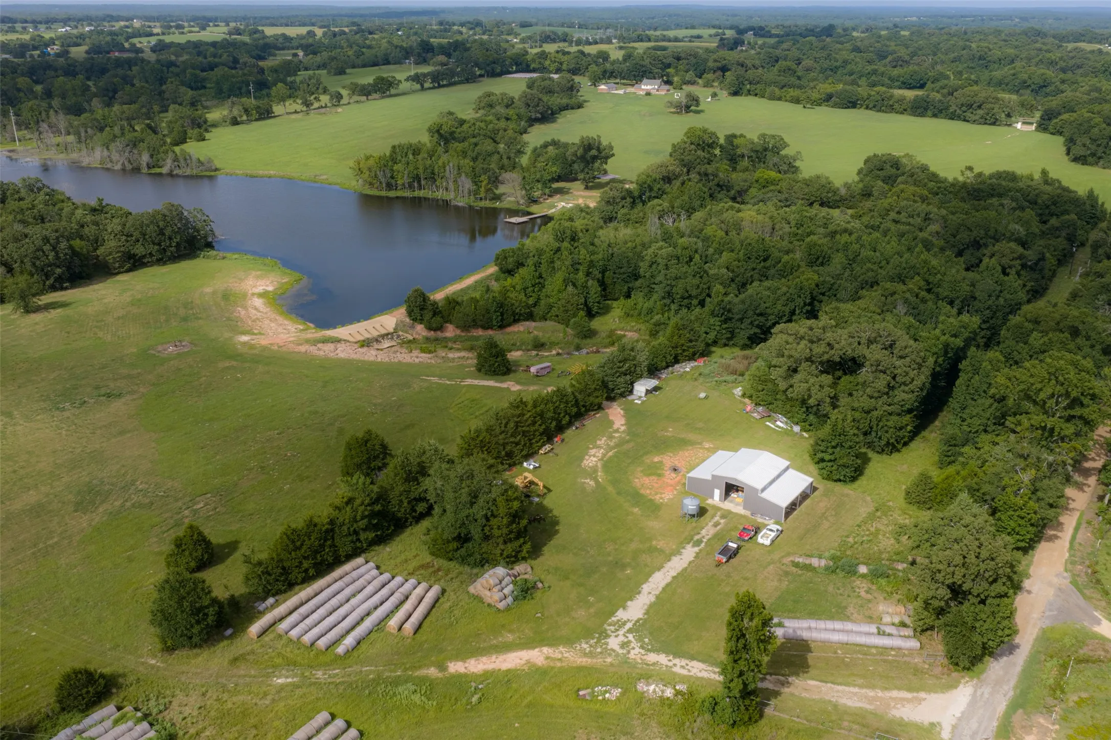 Farm For Sale in Henderson County , 13053 County Road 3806 3805, Murchison, Texas 75778, 6 Bedrooms, 5 Bathrooms, 3 Garage spaces, 3,482 Sqft, built in 1984, Price $2,325,000, mls#21336528, Real Estate Agent in Murchison, Homes For Sale in Henderson county, Homes For Sale in Murchison, Realtor in Murchison Texas, Real Estate Brokerage Independent Realty Texas, Luminita Cordes Realtor