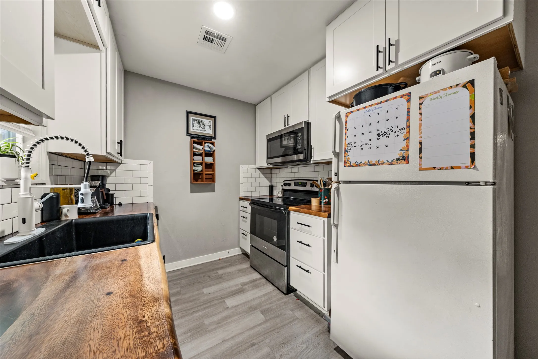 Duplex For Sale in Mc Lennan County , 208-212 Queen Drive, Hewitt, Texas 76643, 4 Bedroom, 4 Bathroom, Garage spaces, 0 Sqft, built in 1973, mls#21336022, Real Estate Agent in Hewitt, Homes For Sale in Mc Lennan county, Homes For Sale in Hewitt, Realtor in Hewitt Texas, Real Estate Brokerage Independent Realty Texas, Luminita Cordes Realtor