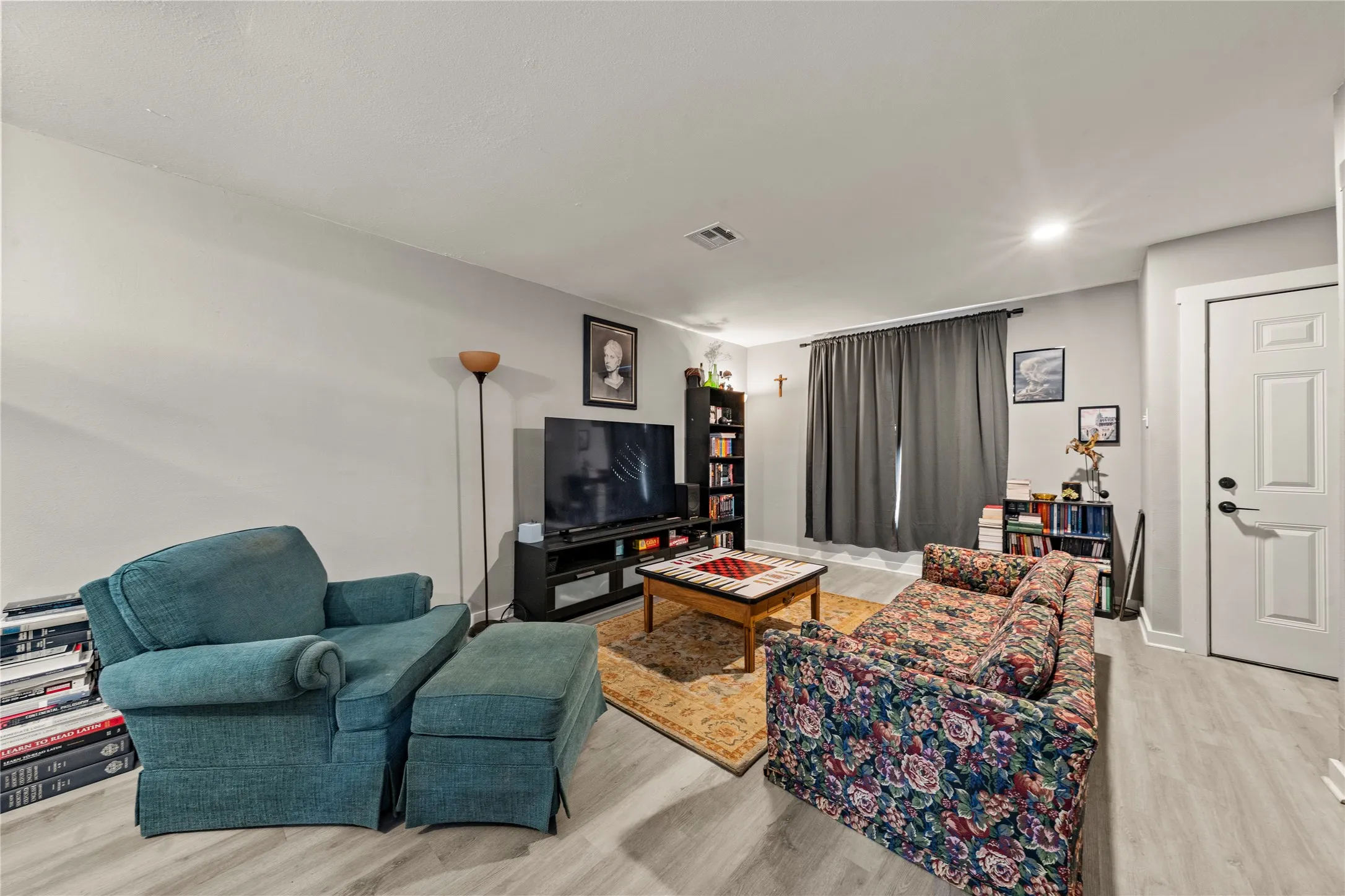 Duplex For Sale in Mc Lennan County , 208-212 Queen Drive, Hewitt, Texas 76643, 4 Bedroom, 4 Bathroom, Garage spaces, 0 Sqft, built in 1973, mls#21336022, Real Estate Agent in Hewitt, Homes For Sale in Mc Lennan county, Homes For Sale in Hewitt, Realtor in Hewitt Texas, Real Estate Brokerage Independent Realty Texas, Luminita Cordes Realtor