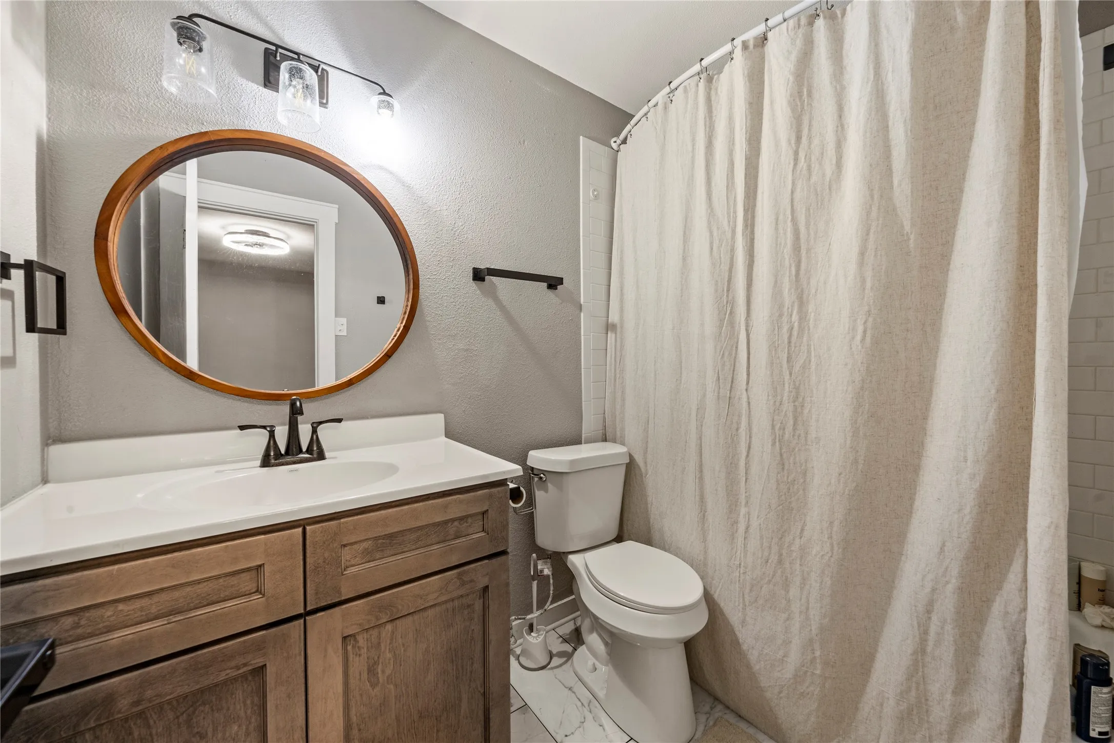 Duplex For Sale in Mc Lennan County , 208-212 Queen Drive, Hewitt, Texas 76643, 4 Bedroom, 4 Bathroom, Garage spaces, 0 Sqft, built in 1973, mls#21336022, Real Estate Agent in Hewitt, Homes For Sale in Mc Lennan county, Homes For Sale in Hewitt, Realtor in Hewitt Texas, Real Estate Brokerage Independent Realty Texas, Luminita Cordes Realtor