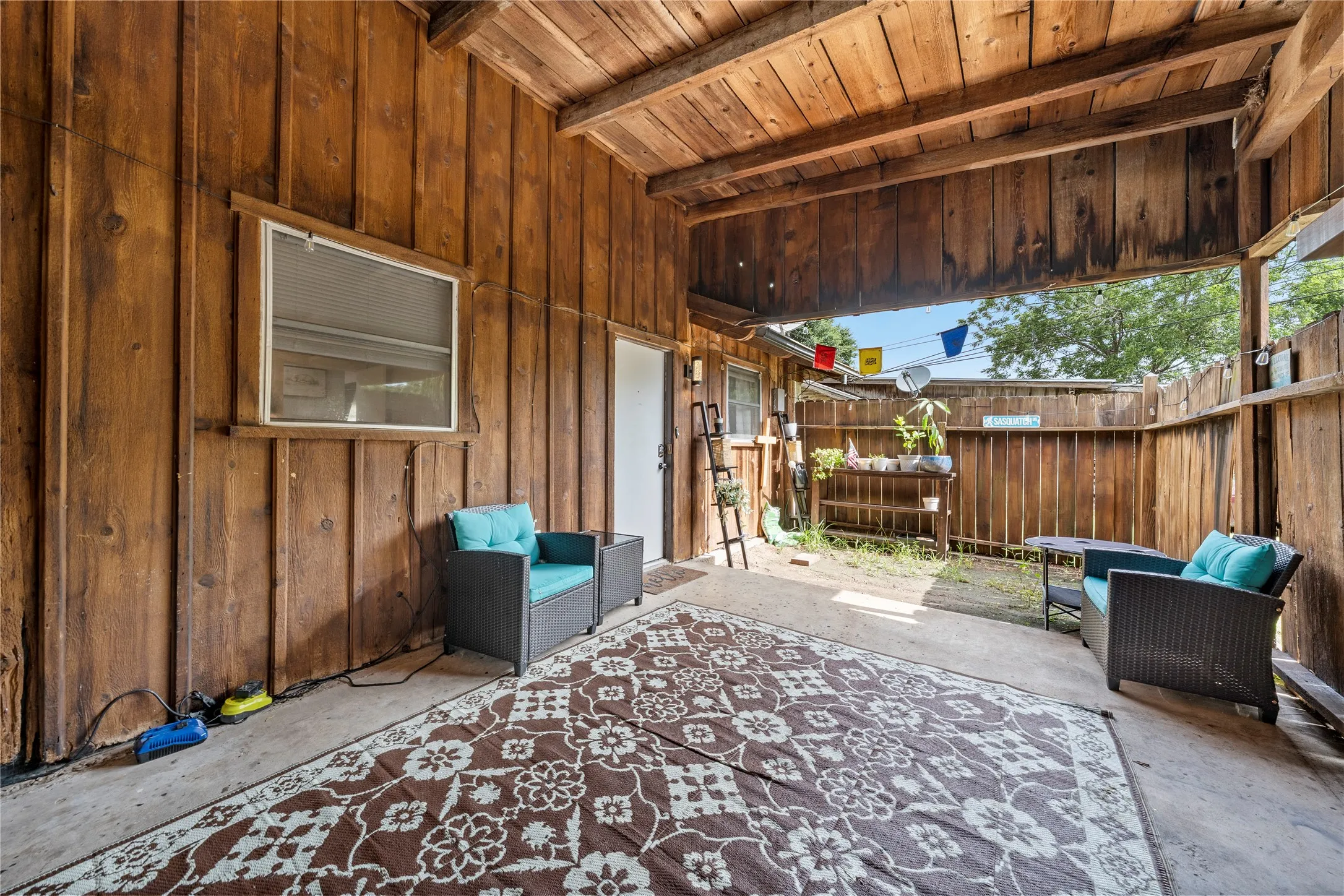Duplex For Sale in Mc Lennan County , 208-212 Queen Drive, Hewitt, Texas 76643, 4 Bedroom, 4 Bathroom, Garage spaces, 0 Sqft, built in 1973, mls#21336022, Real Estate Agent in Hewitt, Homes For Sale in Mc Lennan county, Homes For Sale in Hewitt, Realtor in Hewitt Texas, Real Estate Brokerage Independent Realty Texas, Luminita Cordes Realtor