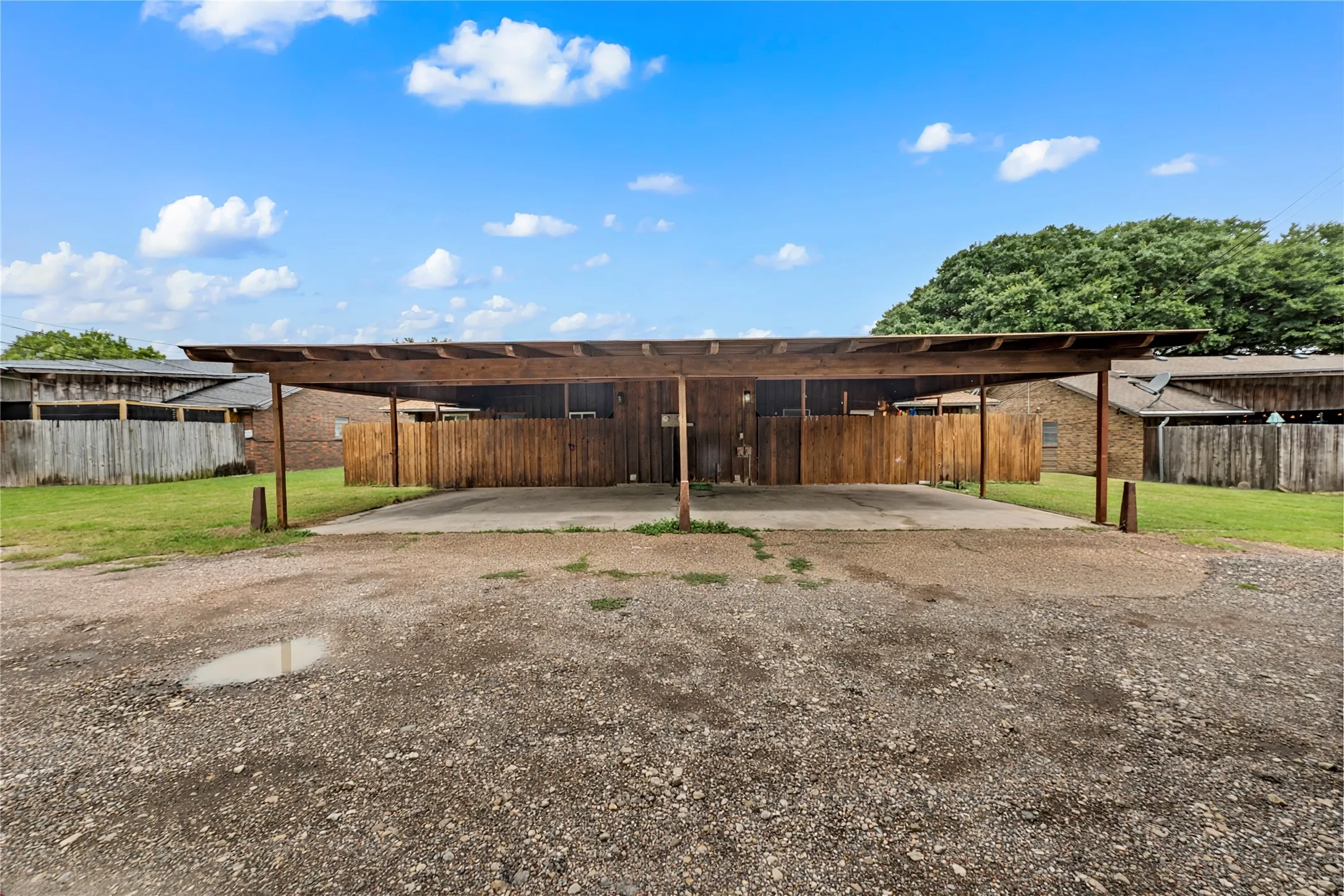 Duplex For Sale in Mc Lennan County , 208-212 Queen Drive, Hewitt, Texas 76643, 4 Bedroom, 4 Bathroom, Garage spaces, 0 Sqft, built in 1973, mls#21336022, Real Estate Agent in Hewitt, Homes For Sale in Mc Lennan county, Homes For Sale in Hewitt, Realtor in Hewitt Texas, Real Estate Brokerage Independent Realty Texas, Luminita Cordes Realtor