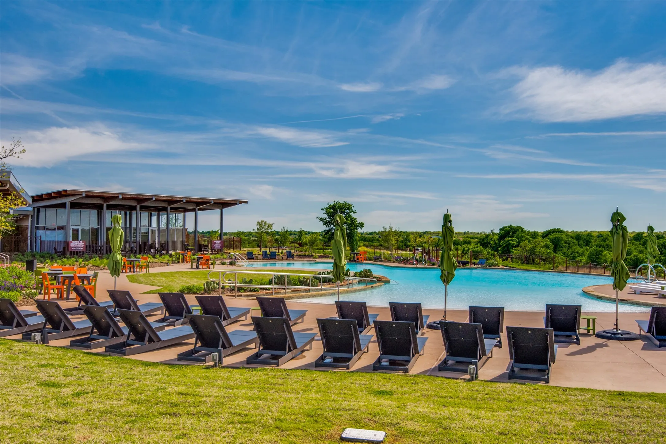 Canyon Falls community features