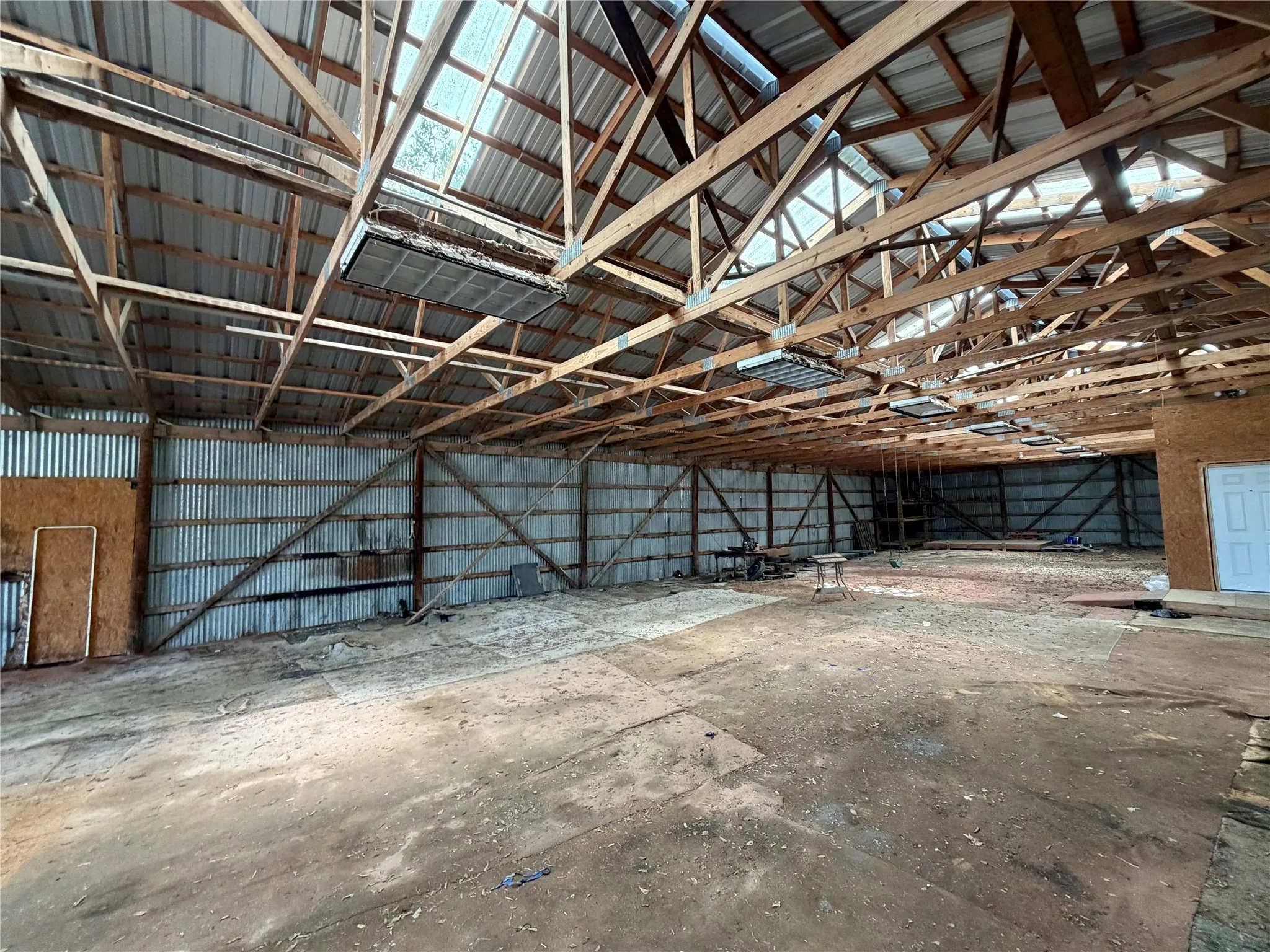 Single Family Residence For Sale in Fannin County , 100 E Austin Street, Leonard, Texas 75452, 2 Bedroom, 2 Bathroom, Garage spaces, 1,262 Sqft, built in 2001, mls#21335649, Real Estate Agent in Leonard, Homes For Sale in Fannin county, Homes For Sale in Leonard, Realtor in Leonard Texas, Real Estate Brokerage Independent Realty Texas, Luminita Cordes Realtor