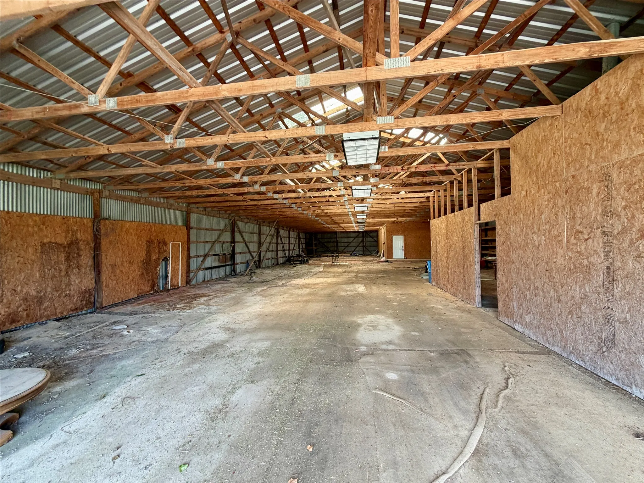 Single Family Residence For Sale in Fannin County , 100 E Austin Street, Leonard, Texas 75452, 2 Bedroom, 2 Bathroom, Garage spaces, 1,262 Sqft, built in 2001, mls#21335649, Real Estate Agent in Leonard, Homes For Sale in Fannin county, Homes For Sale in Leonard, Realtor in Leonard Texas, Real Estate Brokerage Independent Realty Texas, Luminita Cordes Realtor