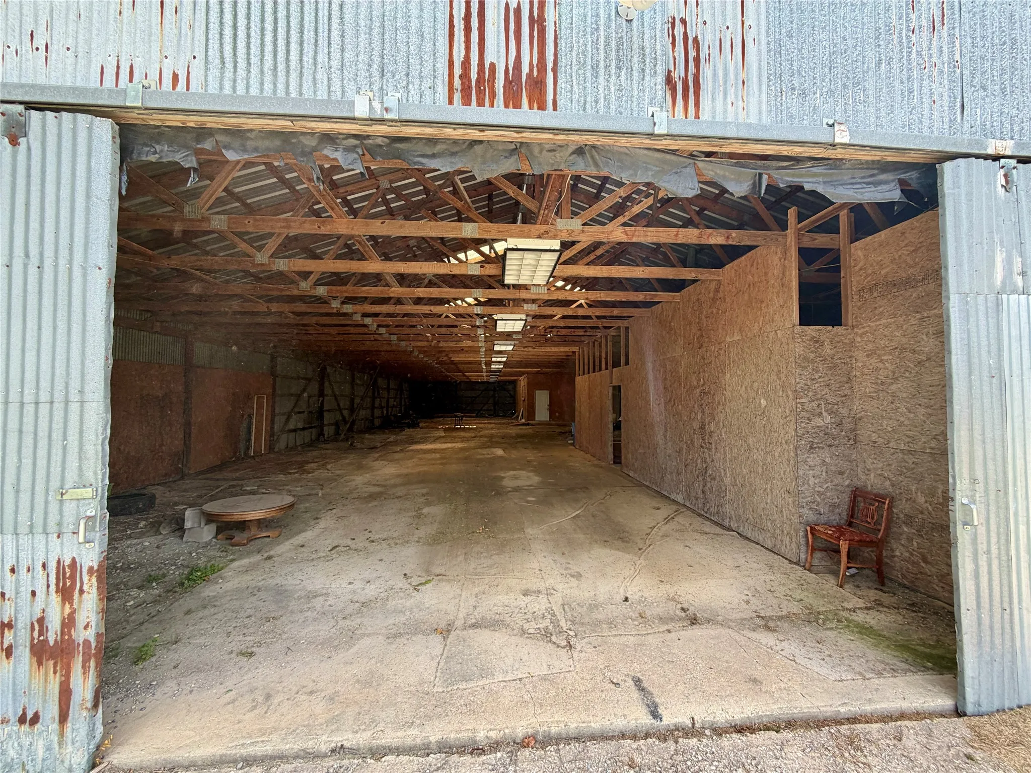 Single Family Residence For Sale in Fannin County , 100 E Austin Street, Leonard, Texas 75452, 2 Bedroom, 2 Bathroom, Garage spaces, 1,262 Sqft, built in 2001, mls#21335649, Real Estate Agent in Leonard, Homes For Sale in Fannin county, Homes For Sale in Leonard, Realtor in Leonard Texas, Real Estate Brokerage Independent Realty Texas, Luminita Cordes Realtor