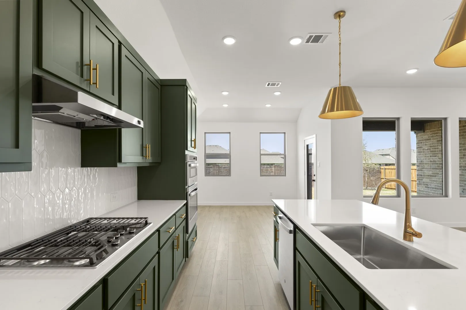 14. 4313 Bellflower - Kitchen (3)