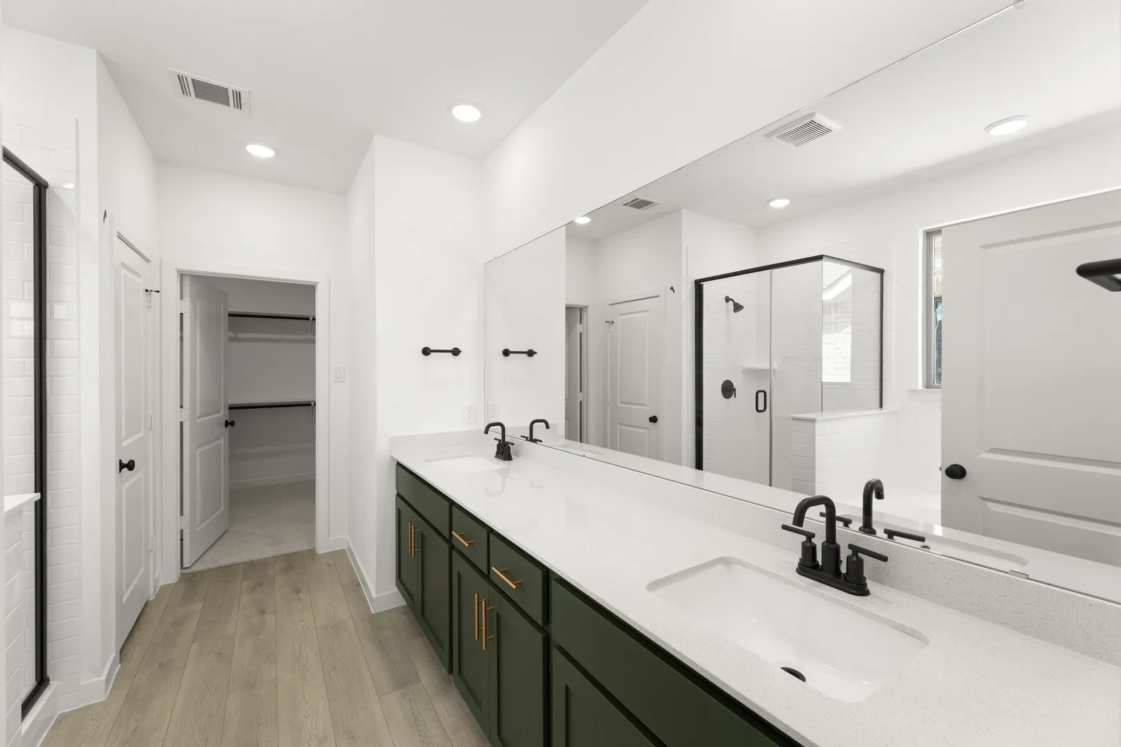 23. 4313 Bellflower - Bath