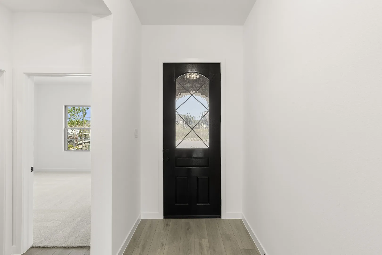 03. 4313 Bellflower - Entry