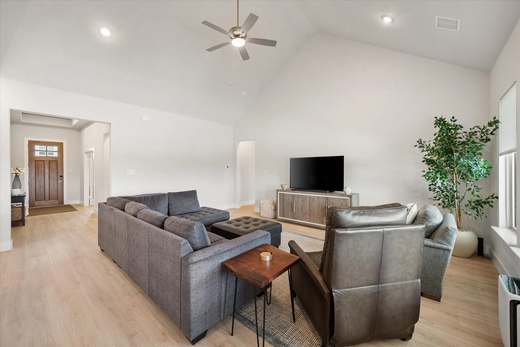 Single Family Residence For Sale in Ellis County , 4550 Night Hawk Trail, Waxahachie, Texas 75165, 4 Bedroom, 3 Bathroom, 2 Garage spaces, 2,768 Sqft, built in 2025, mls#21336084, Real Estate Agent in Waxahachie, Homes For Sale in Ellis county, Homes For Sale in Waxahachie, Realtor in Waxahachie Texas, Real Estate Brokerage Independent Realty Texas, Luminita Cordes Realtor
