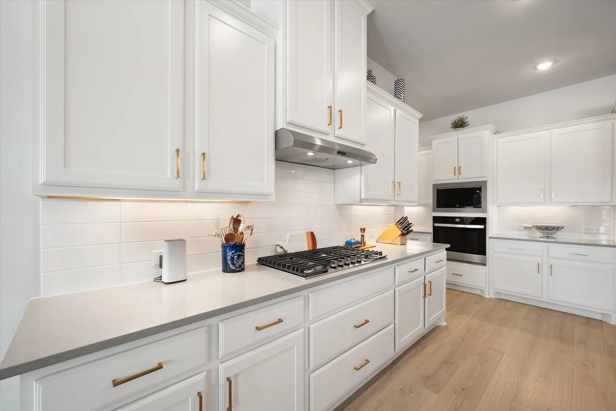 Single Family Residence For Sale in Ellis County , 4550 Night Hawk Trail, Waxahachie, Texas 75165, 4 Bedroom, 3 Bathroom, 2 Garage spaces, 2,768 Sqft, built in 2025, mls#21336084, Real Estate Agent in Waxahachie, Homes For Sale in Ellis county, Homes For Sale in Waxahachie, Realtor in Waxahachie Texas, Real Estate Brokerage Independent Realty Texas, Luminita Cordes Realtor