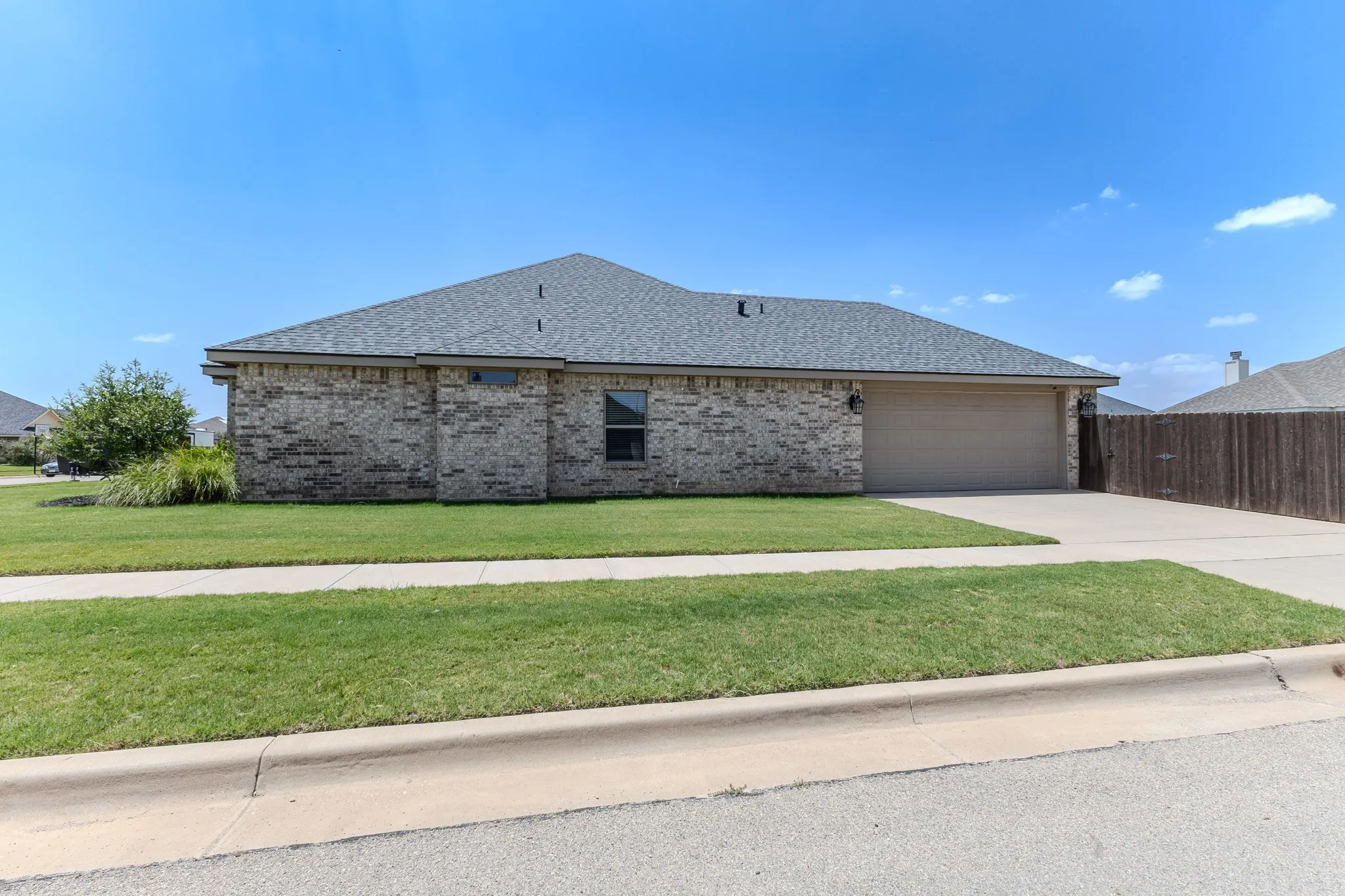 Single Family Residence For Sale in Taylor County , 374 Brazos Drive, Abilene, Texas 79602, 4 Bedroom, 2 Bathroom, 2 Garage spaces, 1,971 Sqft, built in 2017, mls#21336563, Real Estate Agent in Abilene, Homes For Sale in Taylor county, Homes For Sale in Abilene, Realtor in Abilene Texas, Real Estate Brokerage Independent Realty Texas, Luminita Cordes Realtor