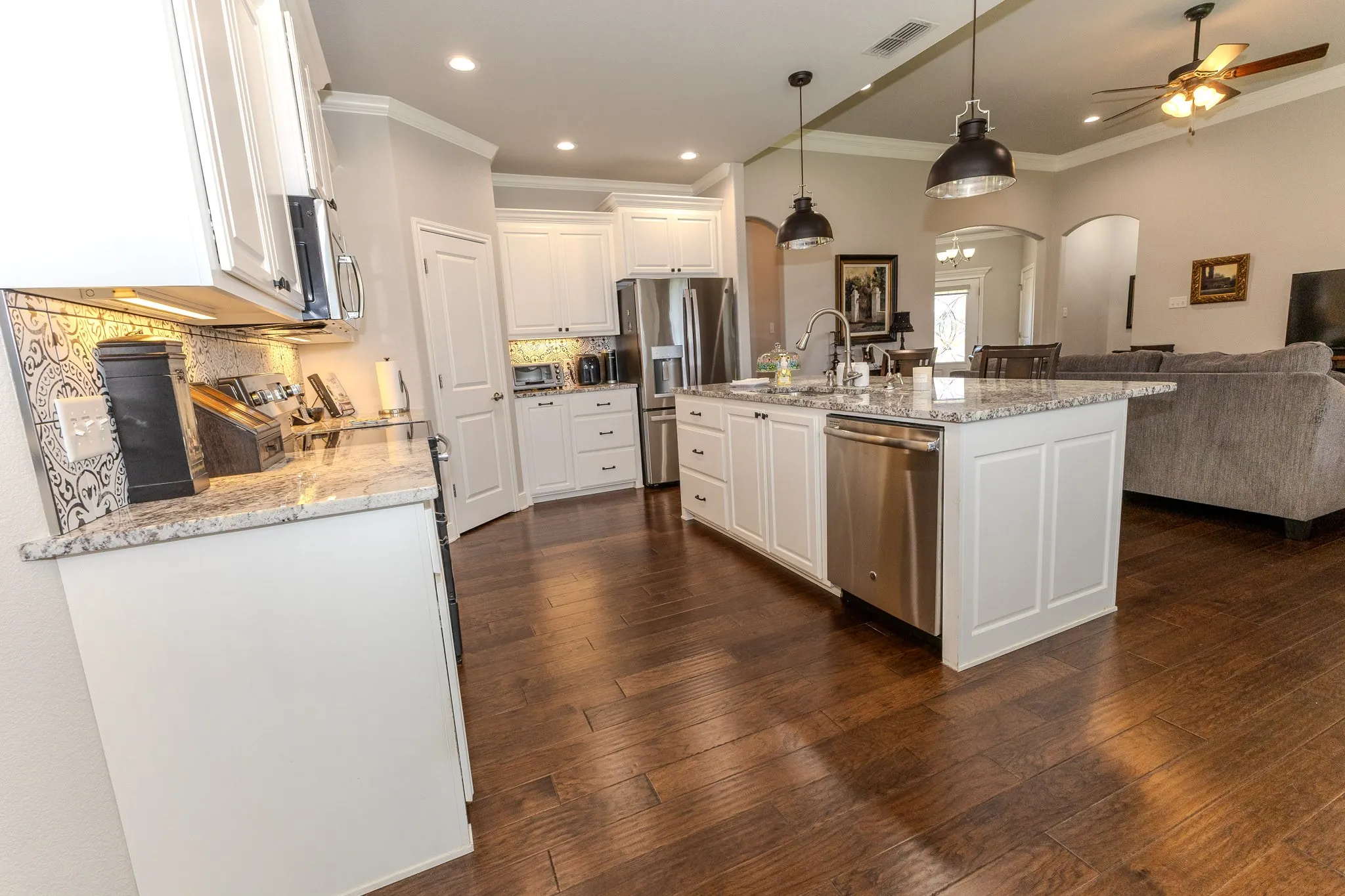 Single Family Residence For Sale in Taylor County , 374 Brazos Drive, Abilene, Texas 79602, 4 Bedroom, 2 Bathroom, 2 Garage spaces, 1,971 Sqft, built in 2017, mls#21336563, Real Estate Agent in Abilene, Homes For Sale in Taylor county, Homes For Sale in Abilene, Realtor in Abilene Texas, Real Estate Brokerage Independent Realty Texas, Luminita Cordes Realtor