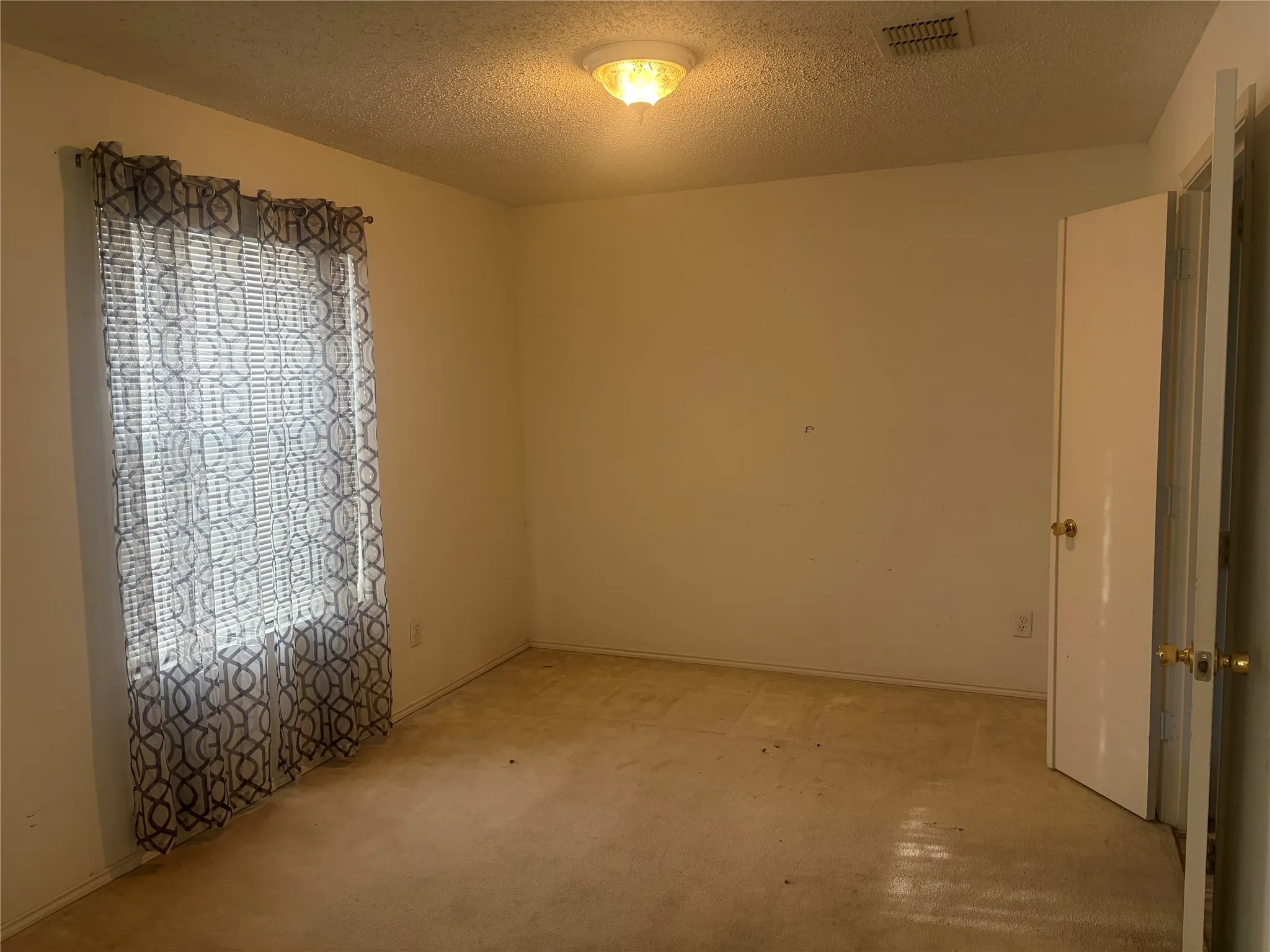 Single Family Residence For Sale in Dallas County , 1229 Longleaf Drive, Cedar Hill, Texas 75104, 5 Bedroom, 3 Bathroom, 2 Garage spaces, 3,648 Sqft, built in 2002, mls#21336575, Real Estate Agent in Cedar Hill, Homes For Sale in Dallas county, Homes For Sale in Cedar Hill, Realtor in Cedar Hill Texas, Real Estate Brokerage Independent Realty Texas, Luminita Cordes Realtor