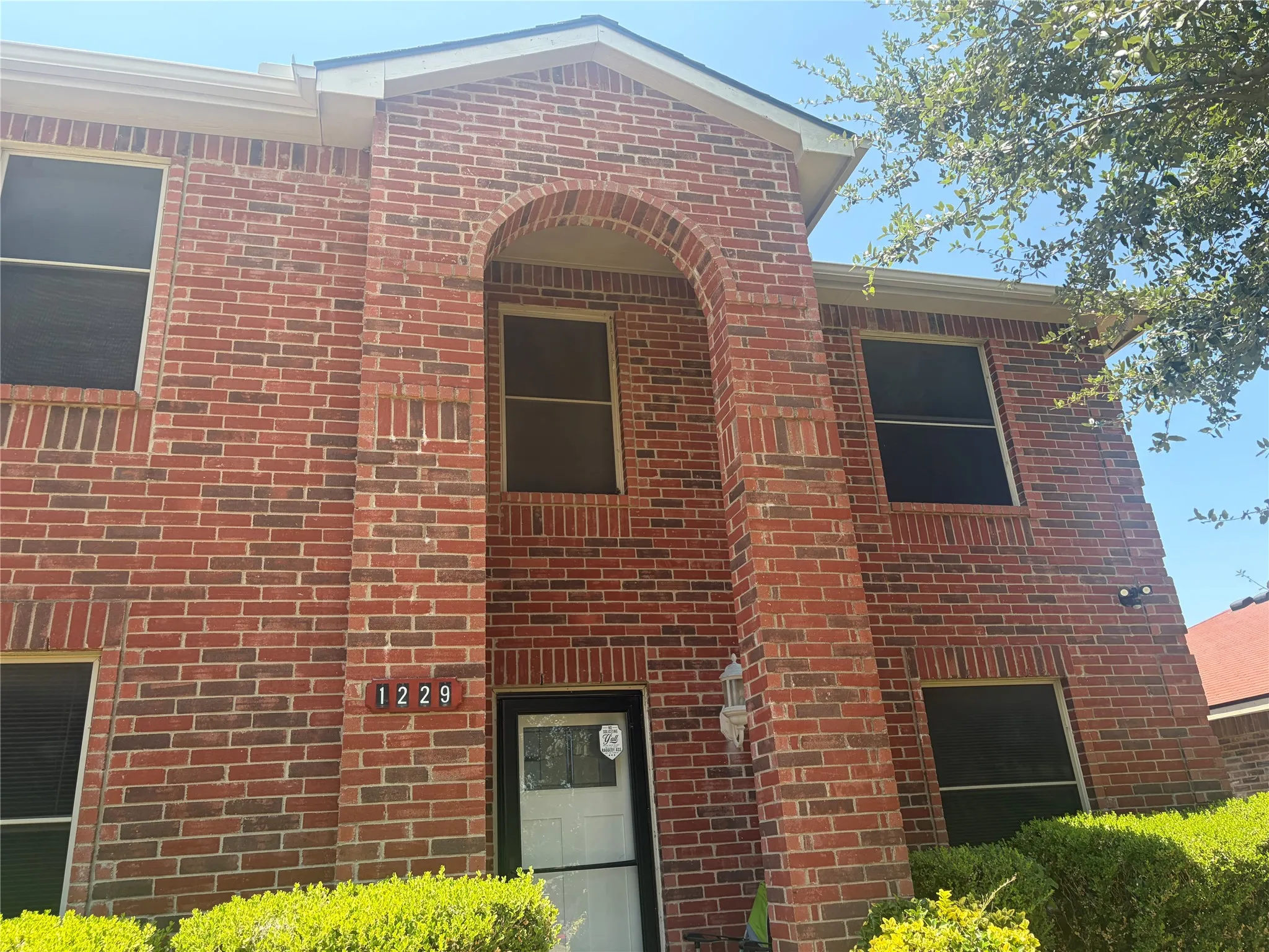 Single Family Residence For Sale in Dallas County , 1229 Longleaf Drive, Cedar Hill, Texas 75104, 5 Bedroom, 3 Bathroom, 2 Garage spaces, 3,648 Sqft, built in 2002, mls#21336575, Real Estate Agent in Cedar Hill, Homes For Sale in Dallas county, Homes For Sale in Cedar Hill, Realtor in Cedar Hill Texas, Real Estate Brokerage Independent Realty Texas, Luminita Cordes Realtor