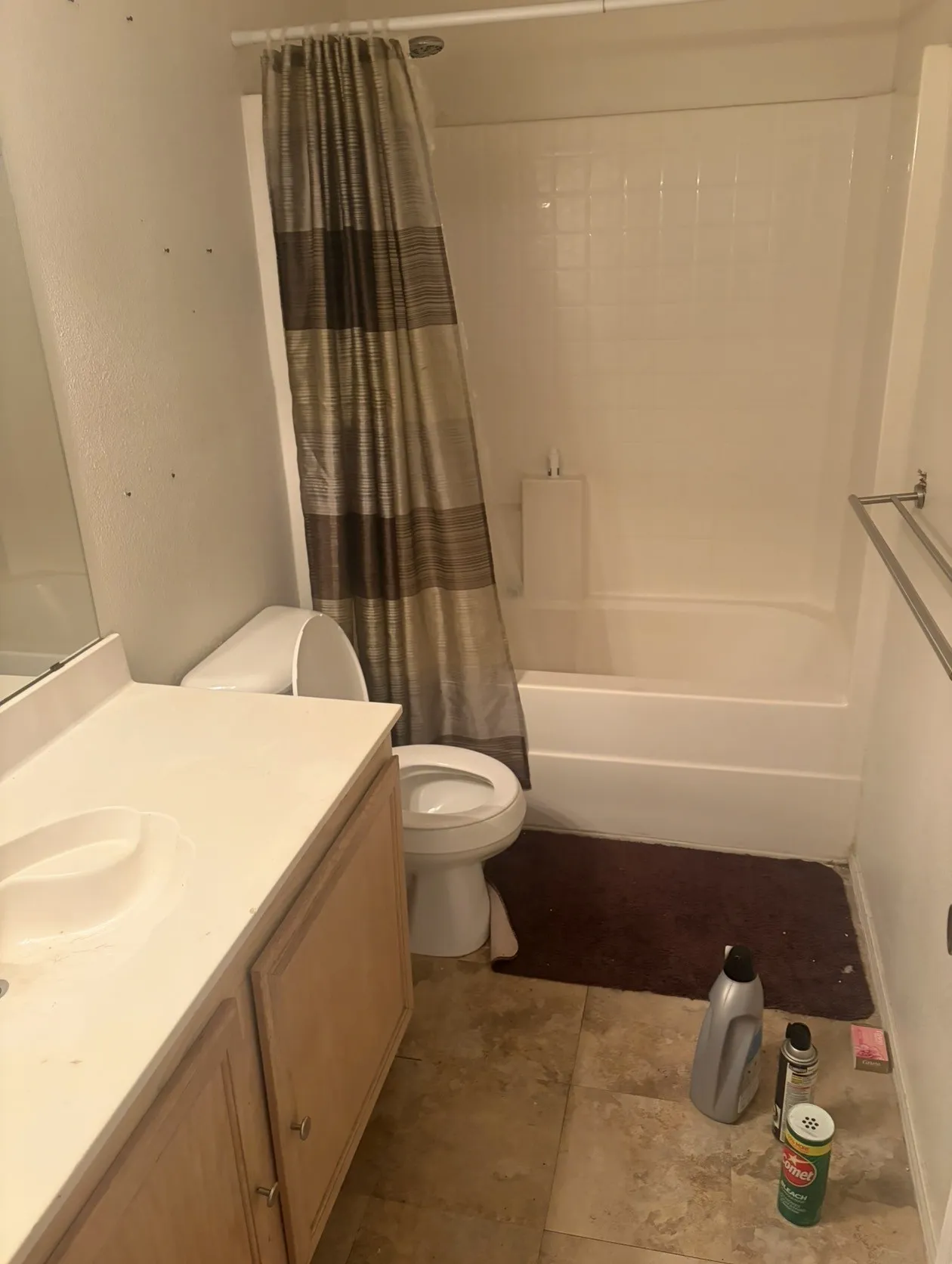Guest Bathroom downstairs