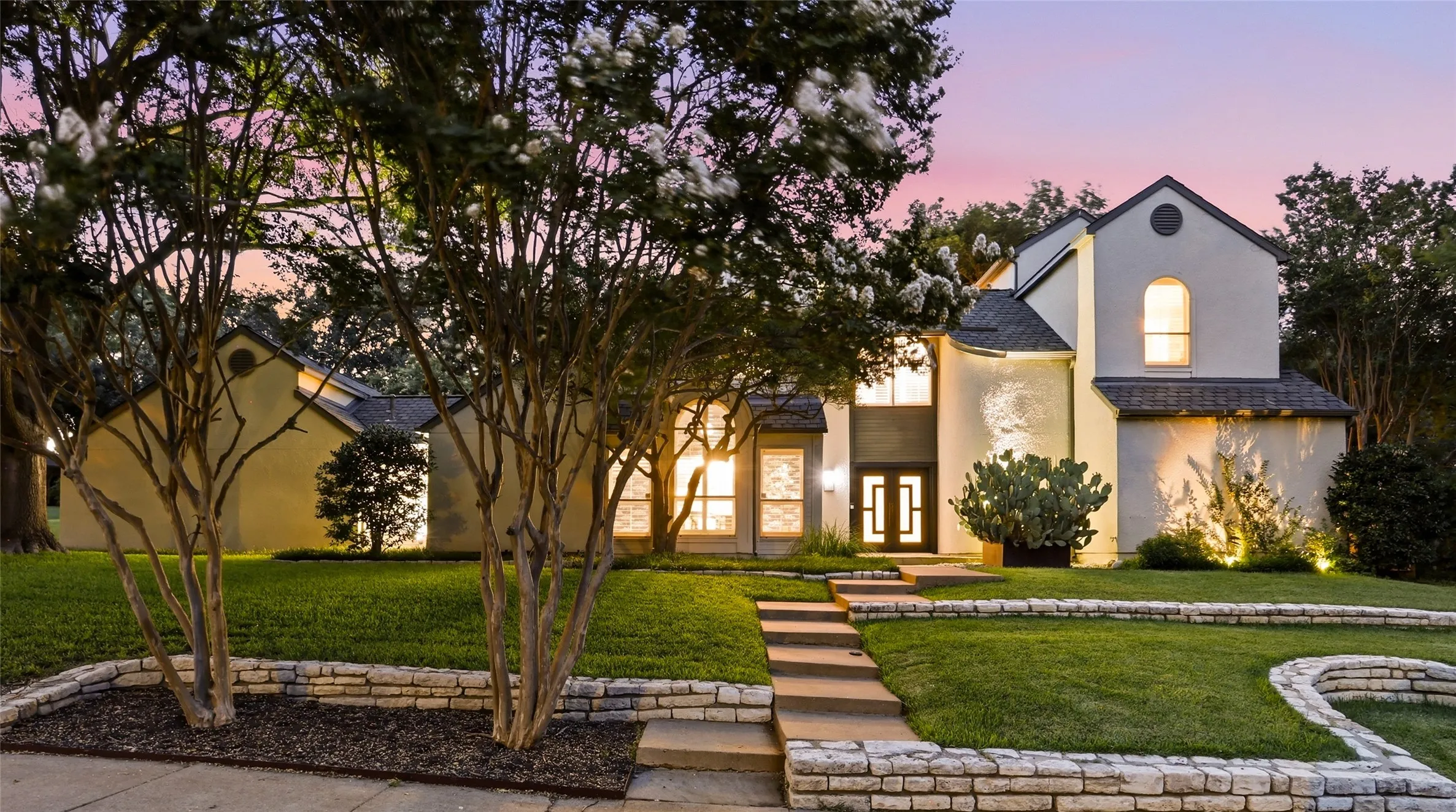 Single Family Residence For Sale in Dallas County , 9105 Kingsley Creek Circle, Dallas, Texas 75231, 4 Bedroom, 3 Bathroom, 2 Garage spaces, 2,520 Sqft, built in 1979, mls#21336202, Real Estate Agent in Dallas, Homes For Sale in Dallas county, Homes For Sale in Dallas, Realtor in Dallas Texas, Real Estate Brokerage Independent Realty Texas, Luminita Cordes Realtor