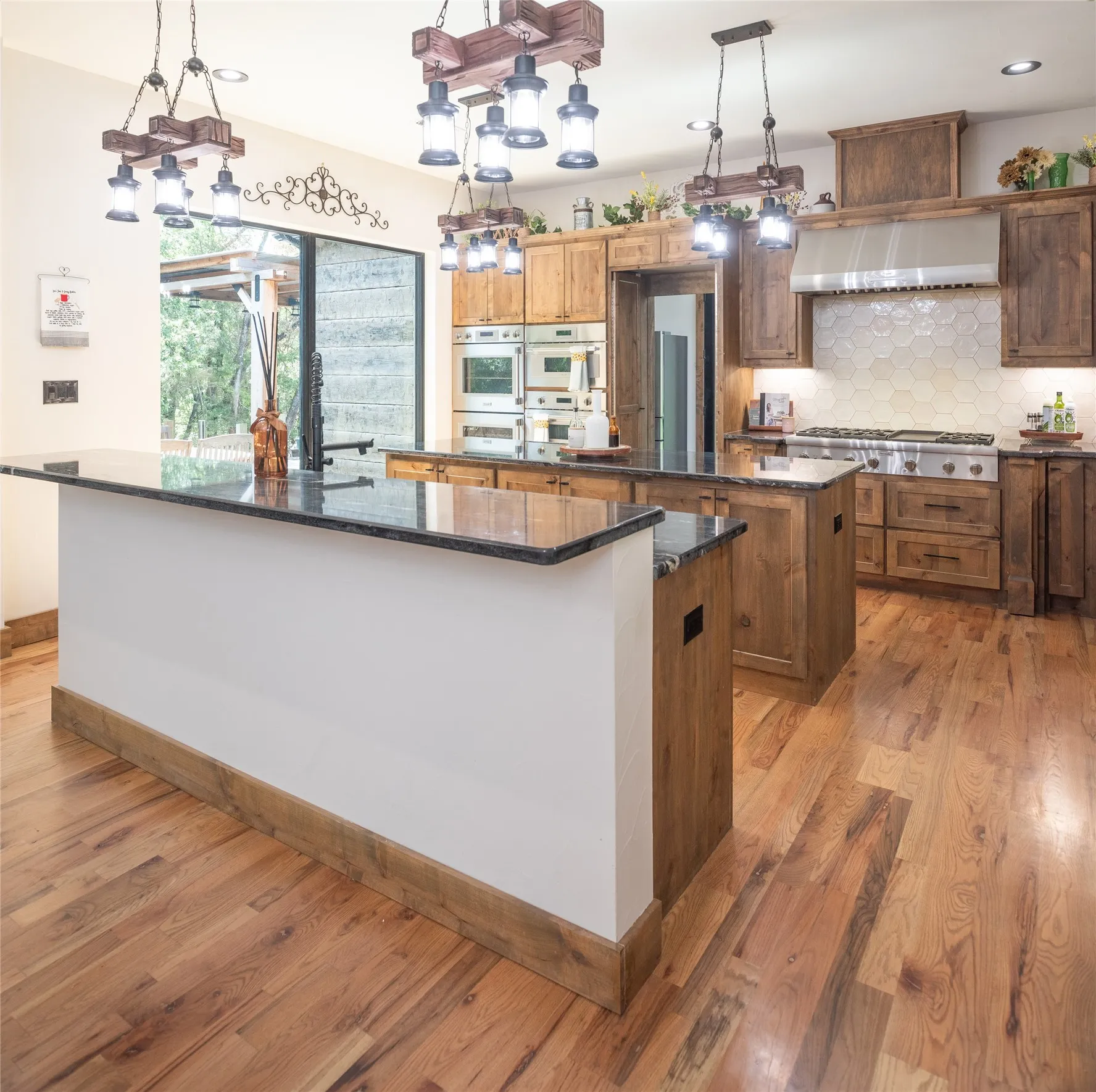 Single Family Residence For Sale in Grayson County , 328 Wolf Front Road, Van Alstyne, Texas 75495, 3 Bedroom, 3 Bathroom, 3 Garage spaces, 4,528 Sqft, built in 2023, mls#21334690, Real Estate Agent in Van Alstyne, Homes For Sale in Grayson county, Homes For Sale in Van Alstyne, Realtor in Van Alstyne Texas, Real Estate Brokerage Independent Realty Texas, Luminita Cordes Realtor