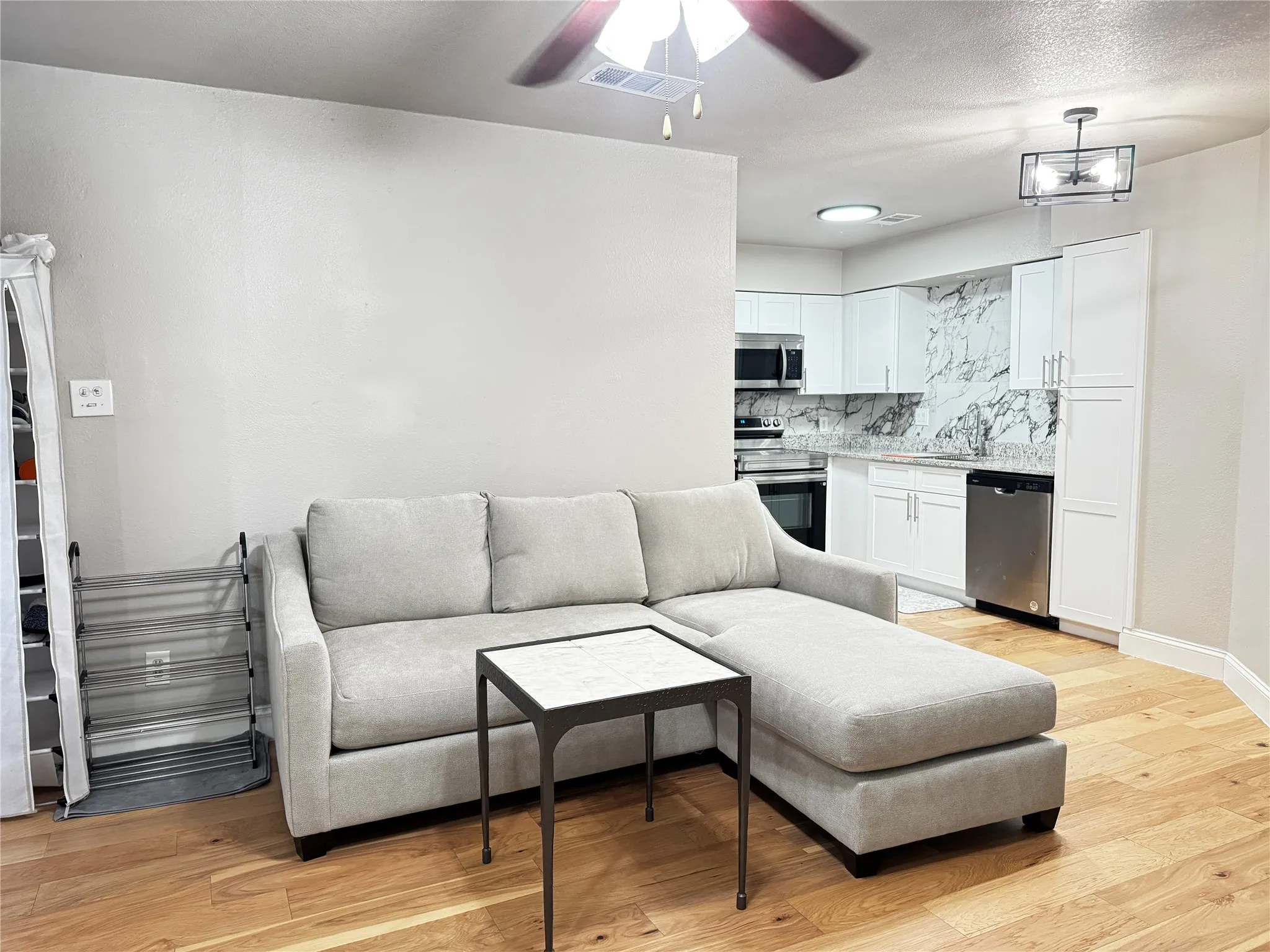 Condominium For Rent in Dallas County , 9833 Walnut Street 106, Dallas, Texas 75243, 1 Bedroom, 1 Bathroom, Garage spaces, 551 Sqft, built in 1984, Price $1,200, mls#21336582, Real Estate Agent in Dallas, Homes For Rent in Dallas county, Homes For Rent in Dallas, Realtor in Dallas Texas, Real Estate Brokerage Independent Realty Texas, Luminita Cordes Realtor