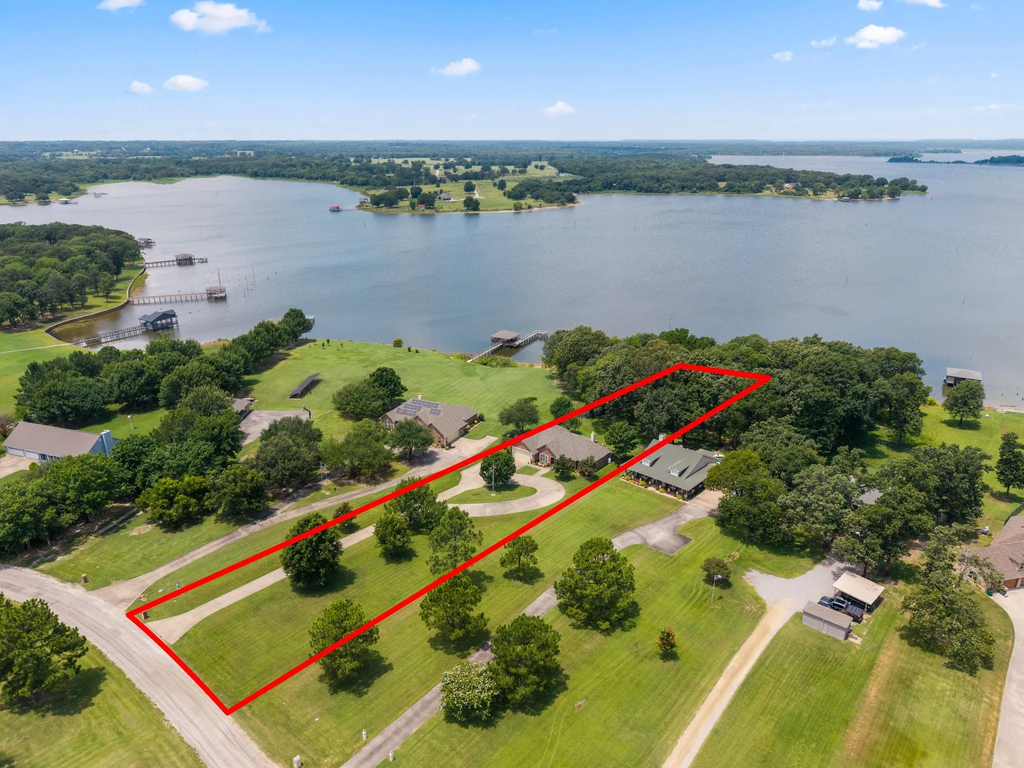 Single Family Residence For Sale in Rains County , 813 Rs County Road 3346, Emory, Texas 75440, 3 Bedroom, 2 Bathroom, 2 Garage spaces, 2,011 Sqft, built in 2005, mls#21336007, Real Estate Agent in Emory, Homes For Sale in Rains county, Homes For Sale in Emory, Realtor in Emory Texas, Real Estate Brokerage Independent Realty Texas, Luminita Cordes Realtor