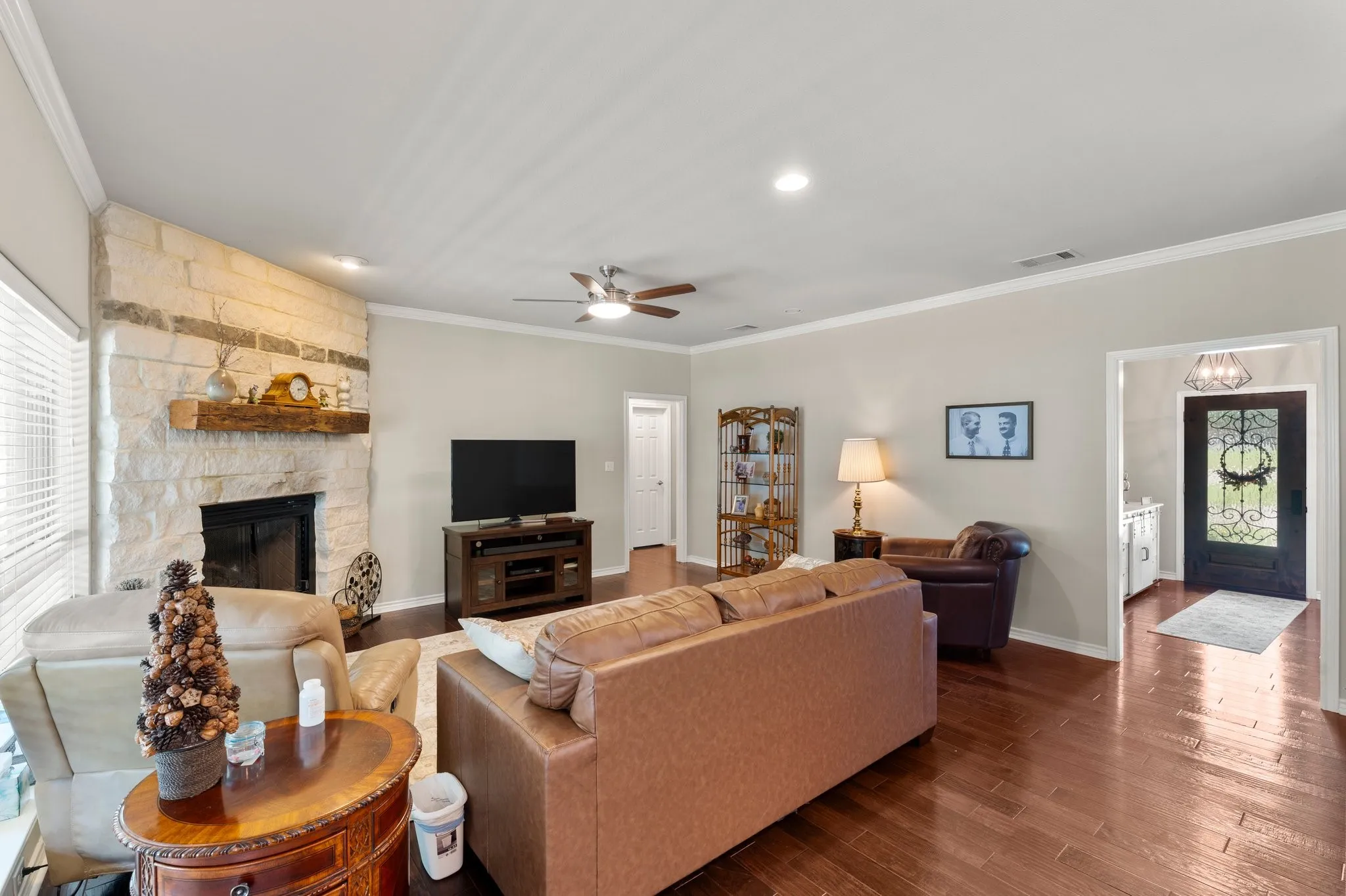 Single Family Residence For Sale in Rains County , 813 Rs County Road 3346, Emory, Texas 75440, 3 Bedroom, 2 Bathroom, 2 Garage spaces, 2,011 Sqft, built in 2005, mls#21336007, Real Estate Agent in Emory, Homes For Sale in Rains county, Homes For Sale in Emory, Realtor in Emory Texas, Real Estate Brokerage Independent Realty Texas, Luminita Cordes Realtor