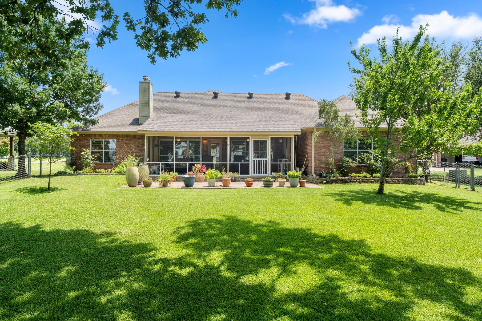 Single Family Residence For Sale in Rains County , 813 Rs County Road 3346, Emory, Texas 75440, 3 Bedroom, 2 Bathroom, 2 Garage spaces, 2,011 Sqft, built in 2005, mls#21336007, Real Estate Agent in Emory, Homes For Sale in Rains county, Homes For Sale in Emory, Realtor in Emory Texas, Real Estate Brokerage Independent Realty Texas, Luminita Cordes Realtor