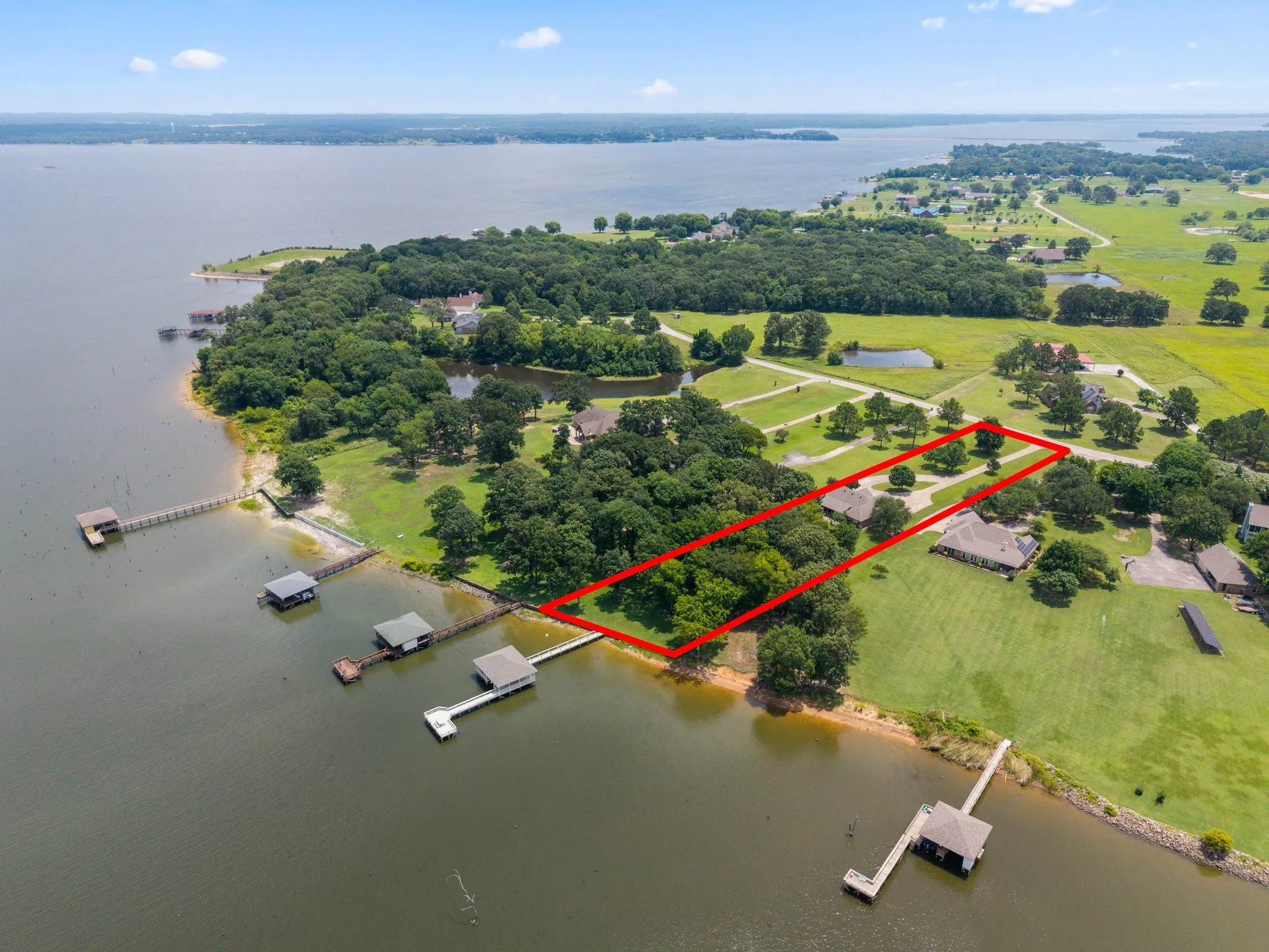 Single Family Residence For Sale in Rains County , 813 Rs County Road 3346, Emory, Texas 75440, 3 Bedroom, 2 Bathroom, 2 Garage spaces, 2,011 Sqft, built in 2005, mls#21336007, Real Estate Agent in Emory, Homes For Sale in Rains county, Homes For Sale in Emory, Realtor in Emory Texas, Real Estate Brokerage Independent Realty Texas, Luminita Cordes Realtor