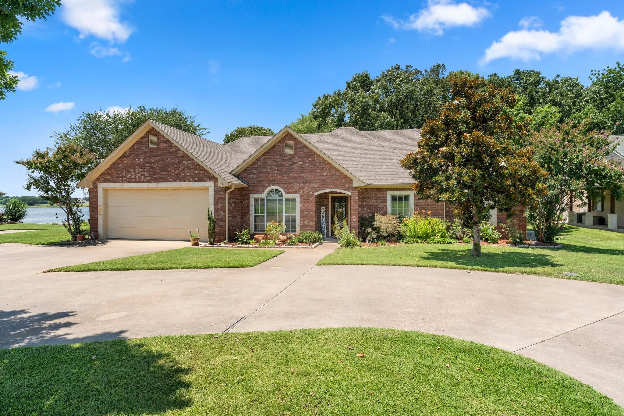 Single Family Residence For Sale in Rains County , 813 Rs County Road 3346, Emory, Texas 75440, 3 Bedroom, 2 Bathroom, 2 Garage spaces, 2,011 Sqft, built in 2005, mls#21336007, Real Estate Agent in Emory, Homes For Sale in Rains county, Homes For Sale in Emory, Realtor in Emory Texas, Real Estate Brokerage Independent Realty Texas, Luminita Cordes Realtor