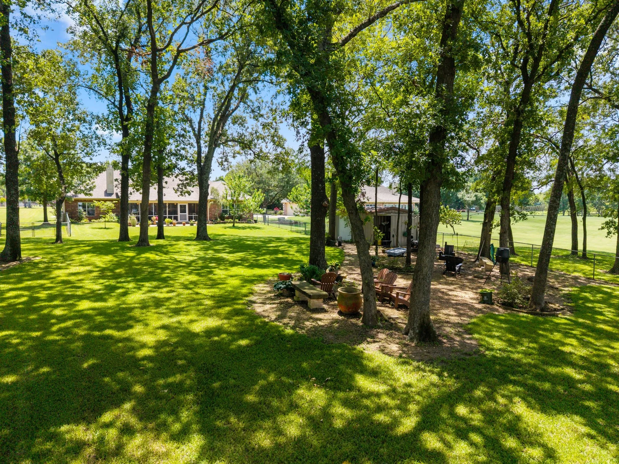 Single Family Residence For Sale in Rains County , 813 Rs County Road 3346, Emory, Texas 75440, 3 Bedroom, 2 Bathroom, 2 Garage spaces, 2,011 Sqft, built in 2005, mls#21336007, Real Estate Agent in Emory, Homes For Sale in Rains county, Homes For Sale in Emory, Realtor in Emory Texas, Real Estate Brokerage Independent Realty Texas, Luminita Cordes Realtor