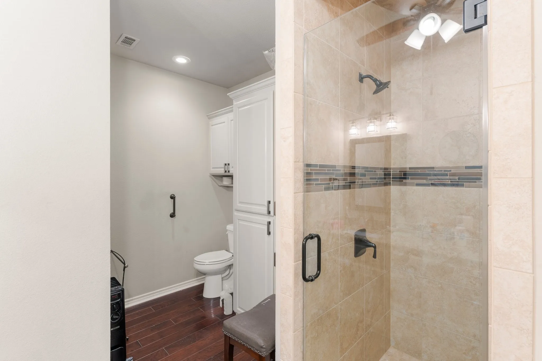 Single Family Residence For Sale in Rains County , 813 Rs County Road 3346, Emory, Texas 75440, 3 Bedroom, 2 Bathroom, 2 Garage spaces, 2,011 Sqft, built in 2005, mls#21336007, Real Estate Agent in Emory, Homes For Sale in Rains county, Homes For Sale in Emory, Realtor in Emory Texas, Real Estate Brokerage Independent Realty Texas, Luminita Cordes Realtor
