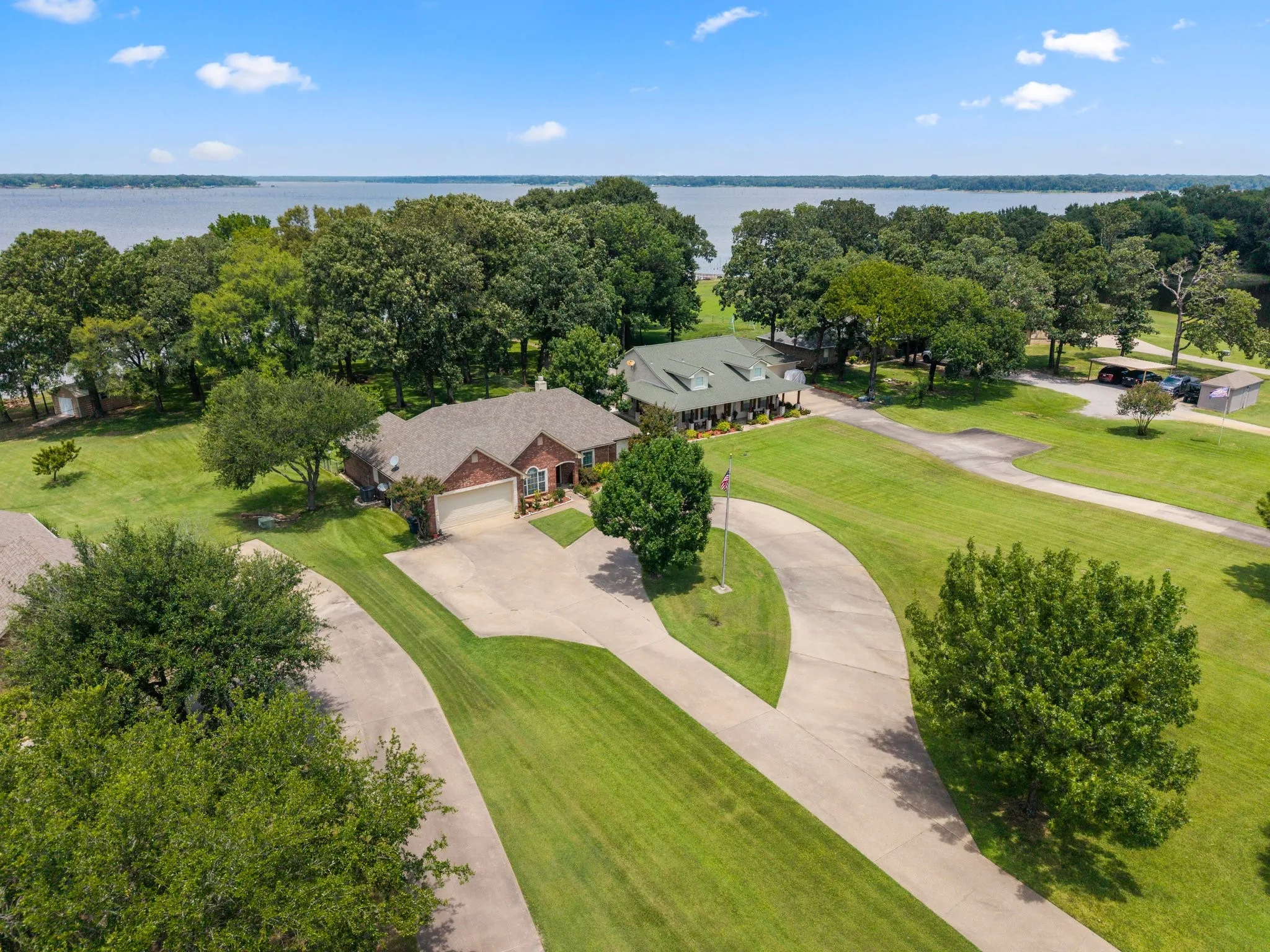 Single Family Residence For Sale in Rains County , 813 Rs County Road 3346, Emory, Texas 75440, 3 Bedroom, 2 Bathroom, 2 Garage spaces, 2,011 Sqft, built in 2005, mls#21336007, Real Estate Agent in Emory, Homes For Sale in Rains county, Homes For Sale in Emory, Realtor in Emory Texas, Real Estate Brokerage Independent Realty Texas, Luminita Cordes Realtor