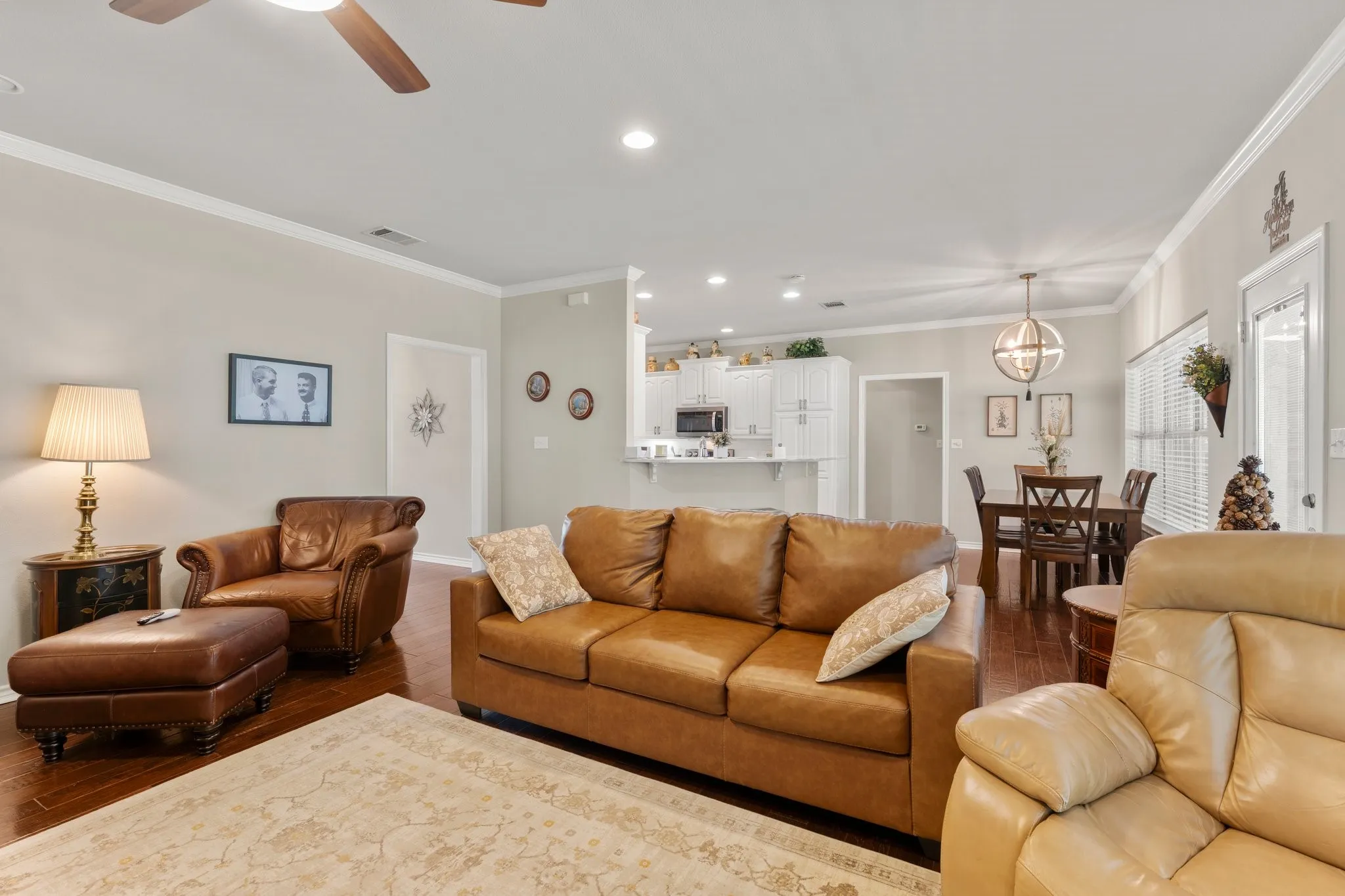 Single Family Residence For Sale in Rains County , 813 Rs County Road 3346, Emory, Texas 75440, 3 Bedroom, 2 Bathroom, 2 Garage spaces, 2,011 Sqft, built in 2005, mls#21336007, Real Estate Agent in Emory, Homes For Sale in Rains county, Homes For Sale in Emory, Realtor in Emory Texas, Real Estate Brokerage Independent Realty Texas, Luminita Cordes Realtor