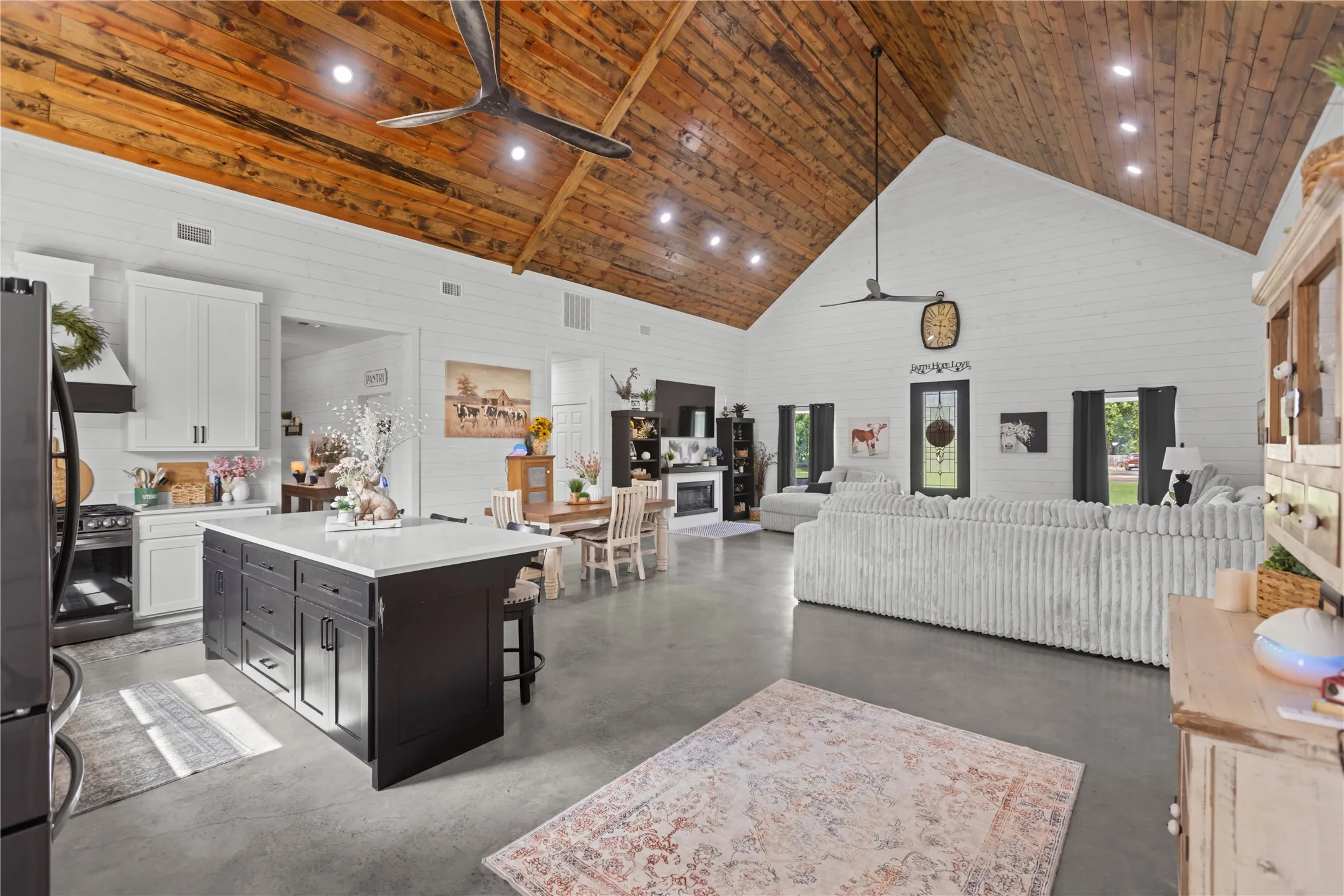 Single Family Residence For Sale in Lamar County , 7122 Farm Road 1499, Sumner, Texas 75486, 3 Bedroom, 3 Bathroom, 2 Garage spaces, 2,712 Sqft, built in 2025, mls#21336060, Real Estate Agent in Sumner, Homes For Sale in Lamar county, Homes For Sale in Sumner, Realtor in Sumner Texas, Real Estate Brokerage Independent Realty Texas, Luminita Cordes Realtor