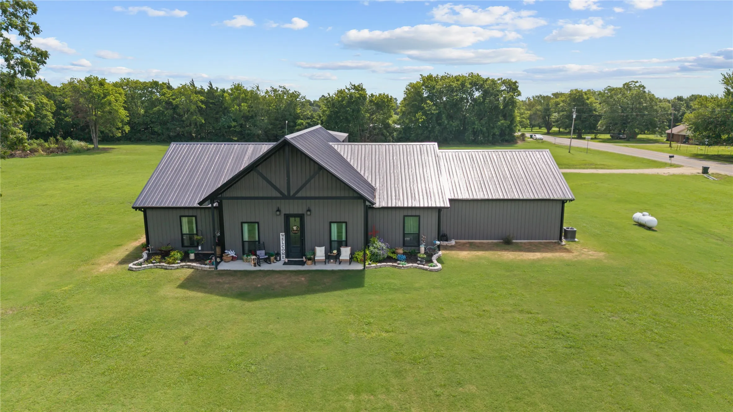 Single Family Residence For Sale in Lamar County , 7122 Farm Road 1499, Sumner, Texas 75486, 3 Bedroom, 3 Bathroom, 2 Garage spaces, 2,712 Sqft, built in 2025, mls#21336060, Real Estate Agent in Sumner, Homes For Sale in Lamar county, Homes For Sale in Sumner, Realtor in Sumner Texas, Real Estate Brokerage Independent Realty Texas, Luminita Cordes Realtor