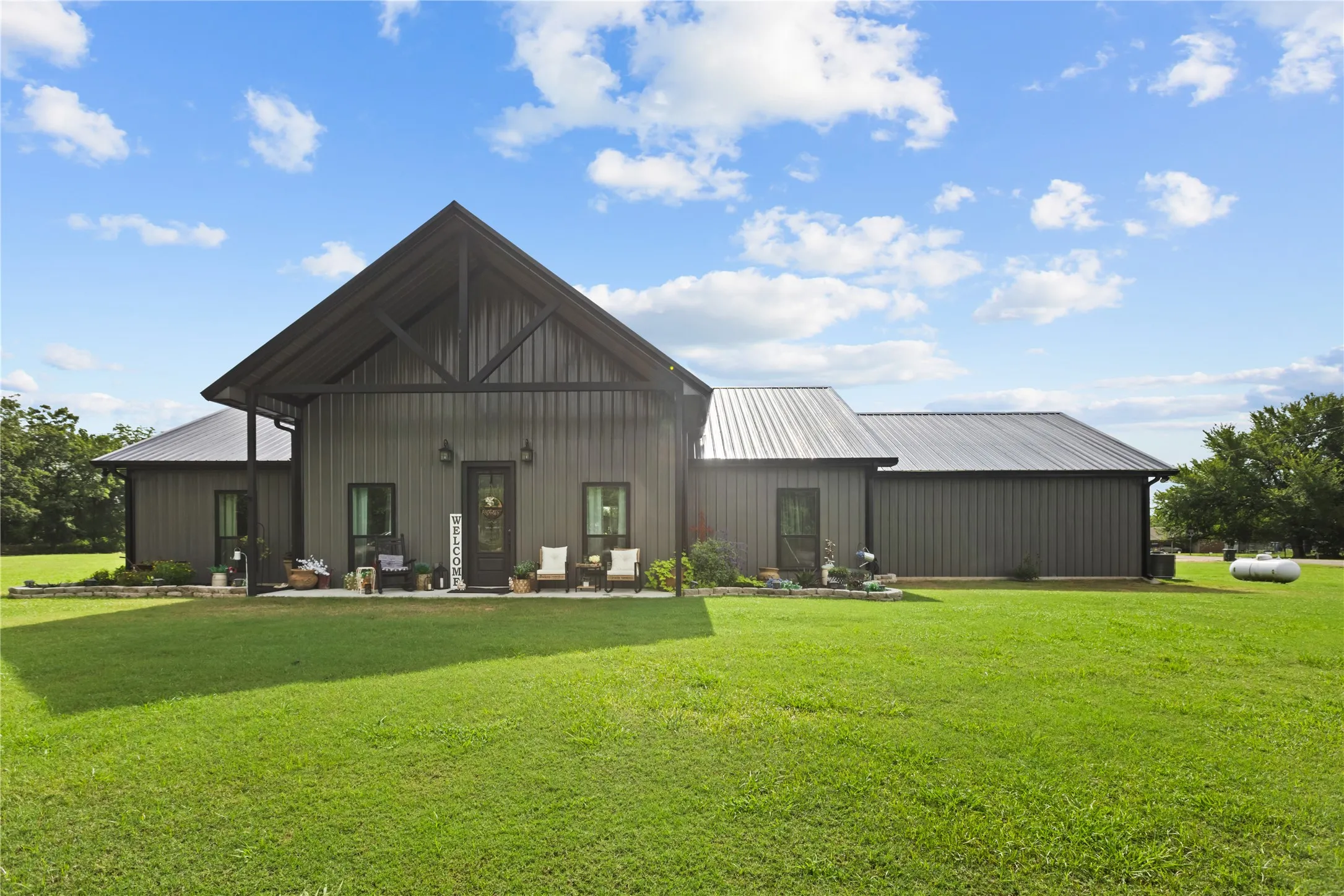 Single Family Residence For Sale in Lamar County , 7122 Farm Road 1499, Sumner, Texas 75486, 3 Bedroom, 3 Bathroom, 2 Garage spaces, 2,712 Sqft, built in 2025, mls#21336060, Real Estate Agent in Sumner, Homes For Sale in Lamar county, Homes For Sale in Sumner, Realtor in Sumner Texas, Real Estate Brokerage Independent Realty Texas, Luminita Cordes Realtor