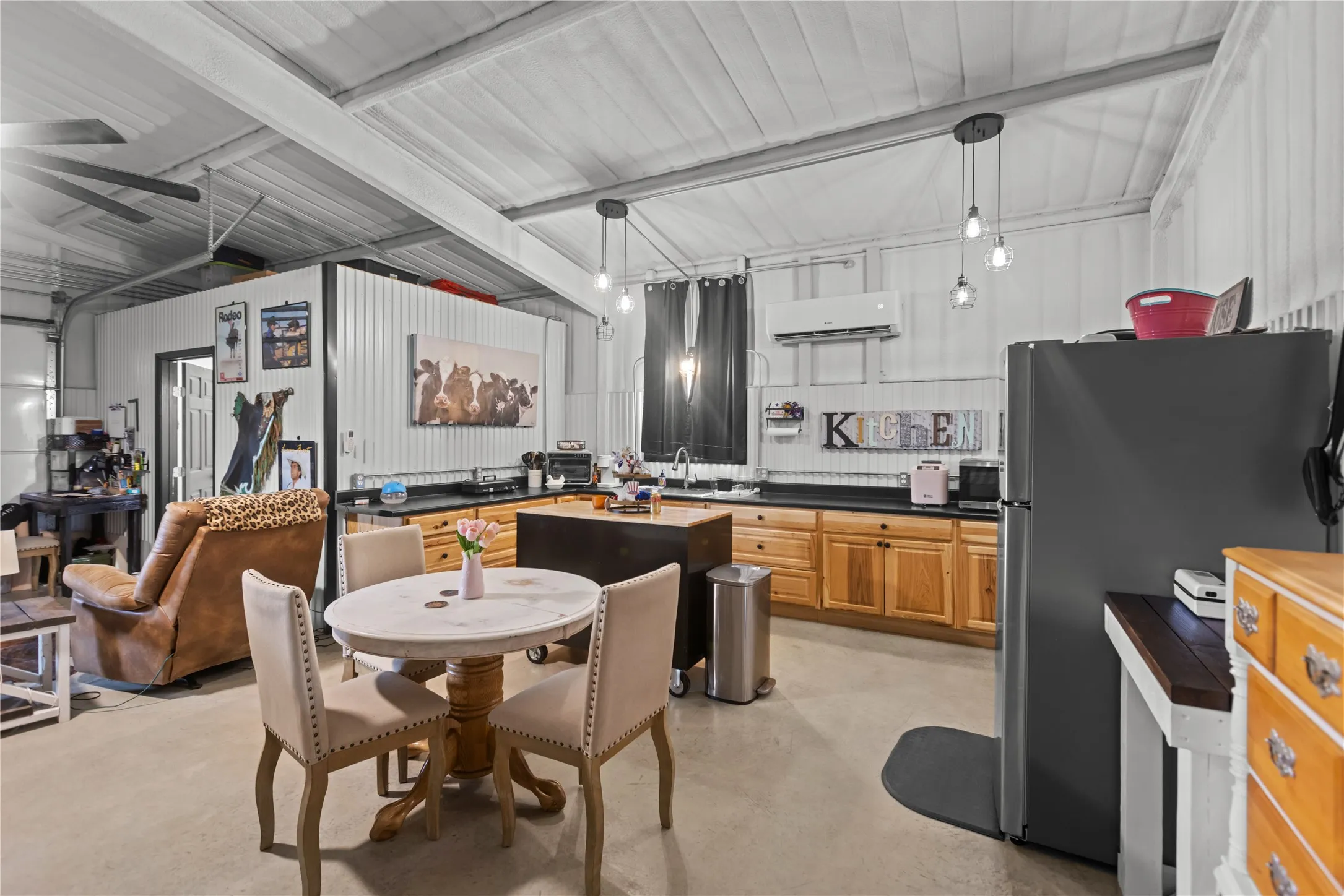 Single Family Residence For Sale in Lamar County , 7122 Farm Road 1499, Sumner, Texas 75486, 3 Bedroom, 3 Bathroom, 2 Garage spaces, 2,712 Sqft, built in 2025, mls#21336060, Real Estate Agent in Sumner, Homes For Sale in Lamar county, Homes For Sale in Sumner, Realtor in Sumner Texas, Real Estate Brokerage Independent Realty Texas, Luminita Cordes Realtor
