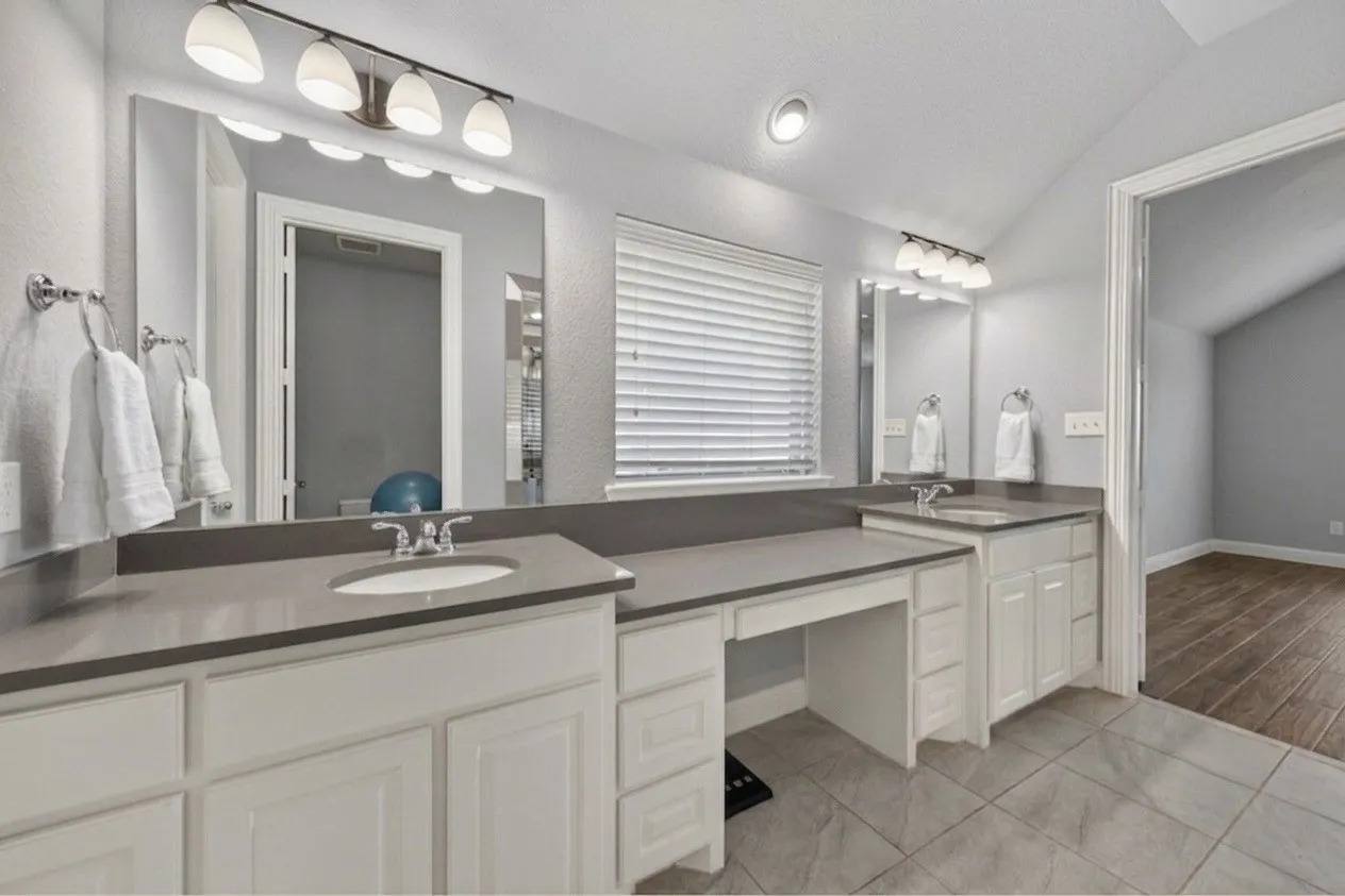 Single Family Residence For Sale in Parker County , 14917 Gentry Drive, Aledo, Texas 76008, 4 Bedroom, 3 Bathroom, 2 Garage spaces, 2,319 Sqft, built in 2018, mls#21336568, Real Estate Agent in Aledo, Homes For Sale in Parker county, Homes For Sale in Aledo, Realtor in Aledo Texas, Real Estate Brokerage Independent Realty Texas, Luminita Cordes Realtor