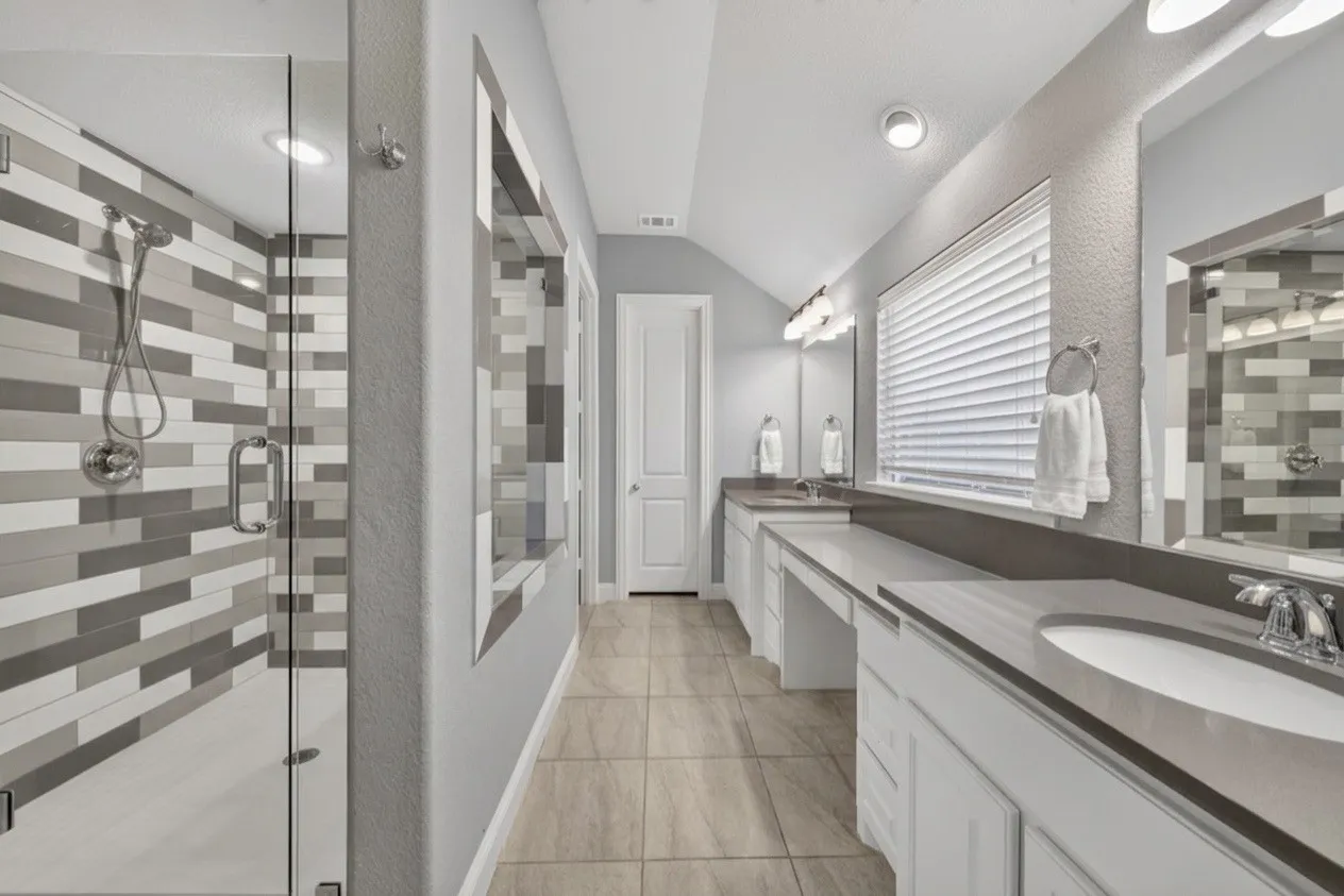 Single Family Residence For Sale in Parker County , 14917 Gentry Drive, Aledo, Texas 76008, 4 Bedroom, 3 Bathroom, 2 Garage spaces, 2,319 Sqft, built in 2018, mls#21336568, Real Estate Agent in Aledo, Homes For Sale in Parker county, Homes For Sale in Aledo, Realtor in Aledo Texas, Real Estate Brokerage Independent Realty Texas, Luminita Cordes Realtor
