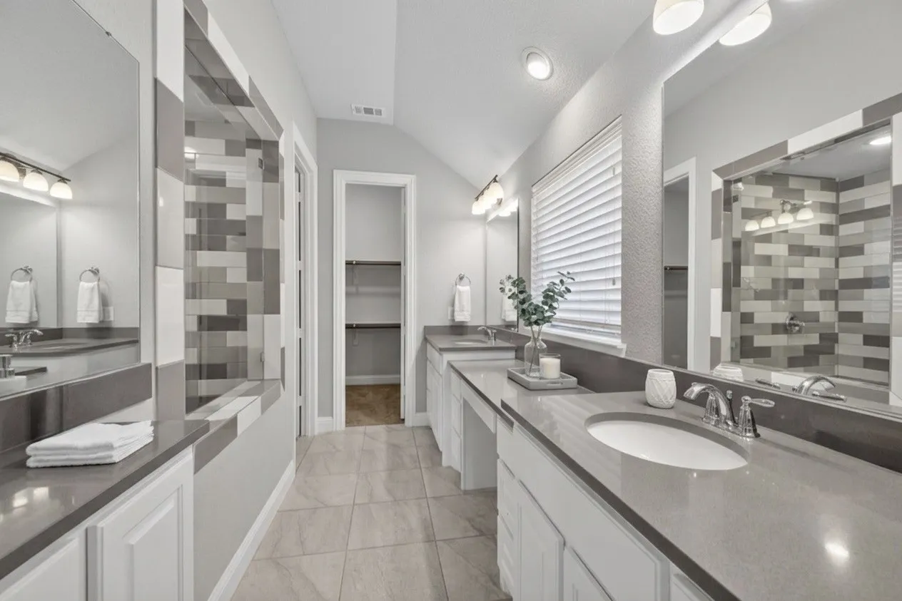 Single Family Residence For Sale in Parker County , 14917 Gentry Drive, Aledo, Texas 76008, 4 Bedroom, 3 Bathroom, 2 Garage spaces, 2,319 Sqft, built in 2018, mls#21336568, Real Estate Agent in Aledo, Homes For Sale in Parker county, Homes For Sale in Aledo, Realtor in Aledo Texas, Real Estate Brokerage Independent Realty Texas, Luminita Cordes Realtor