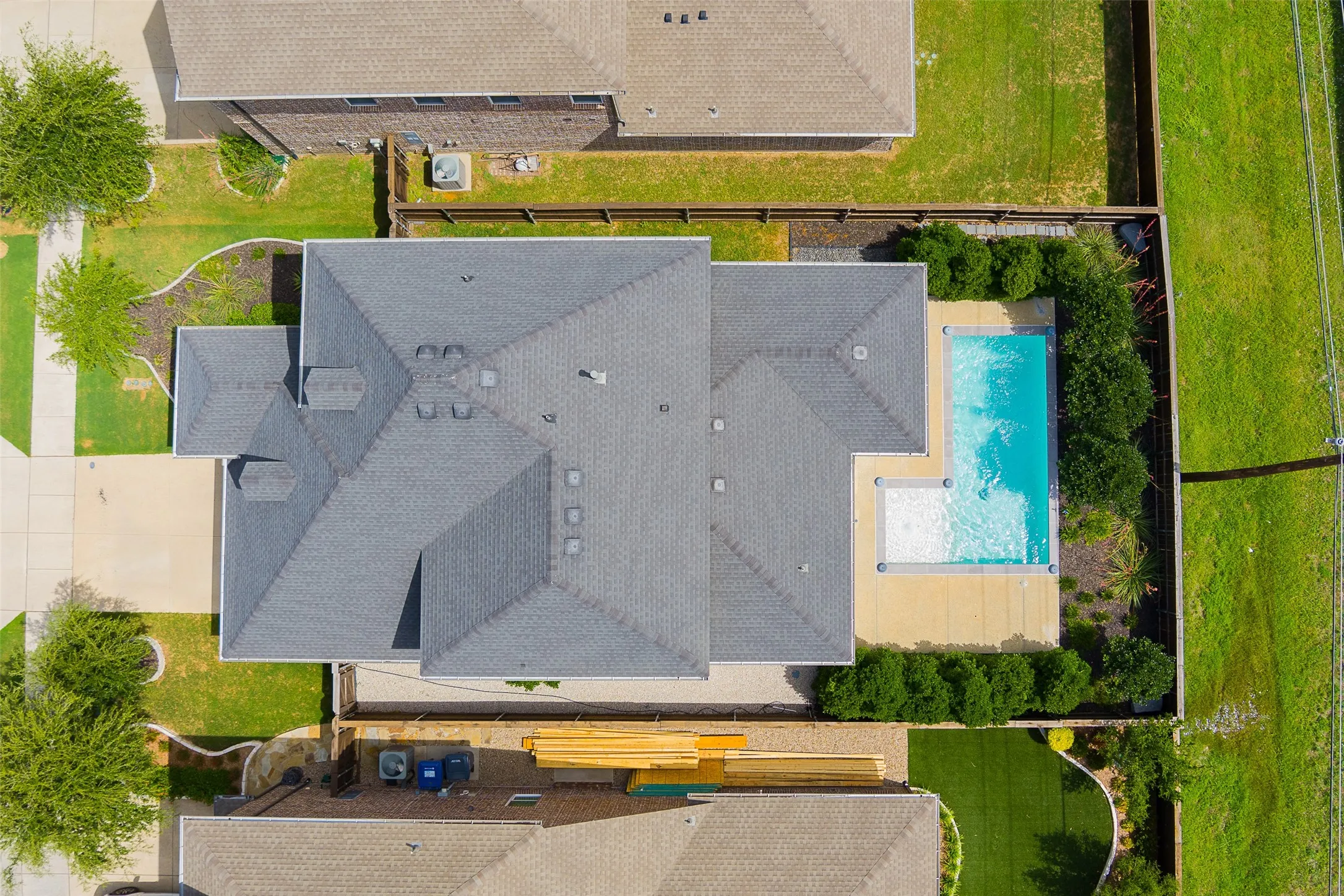 Single Family Residence For Sale in Collin County , 5825 Liberty Hill Drive, Mc Kinney, Texas 75070, 3 Bedroom, 3 Bathroom, 2 Garage spaces, 2,244 Sqft, built in 2019, mls#21335909, Real Estate Agent in Mc Kinney, Homes For Sale in Collin county, Homes For Sale in Mc Kinney, Realtor in Mc Kinney Texas, Real Estate Brokerage Independent Realty Texas, Luminita Cordes Realtor