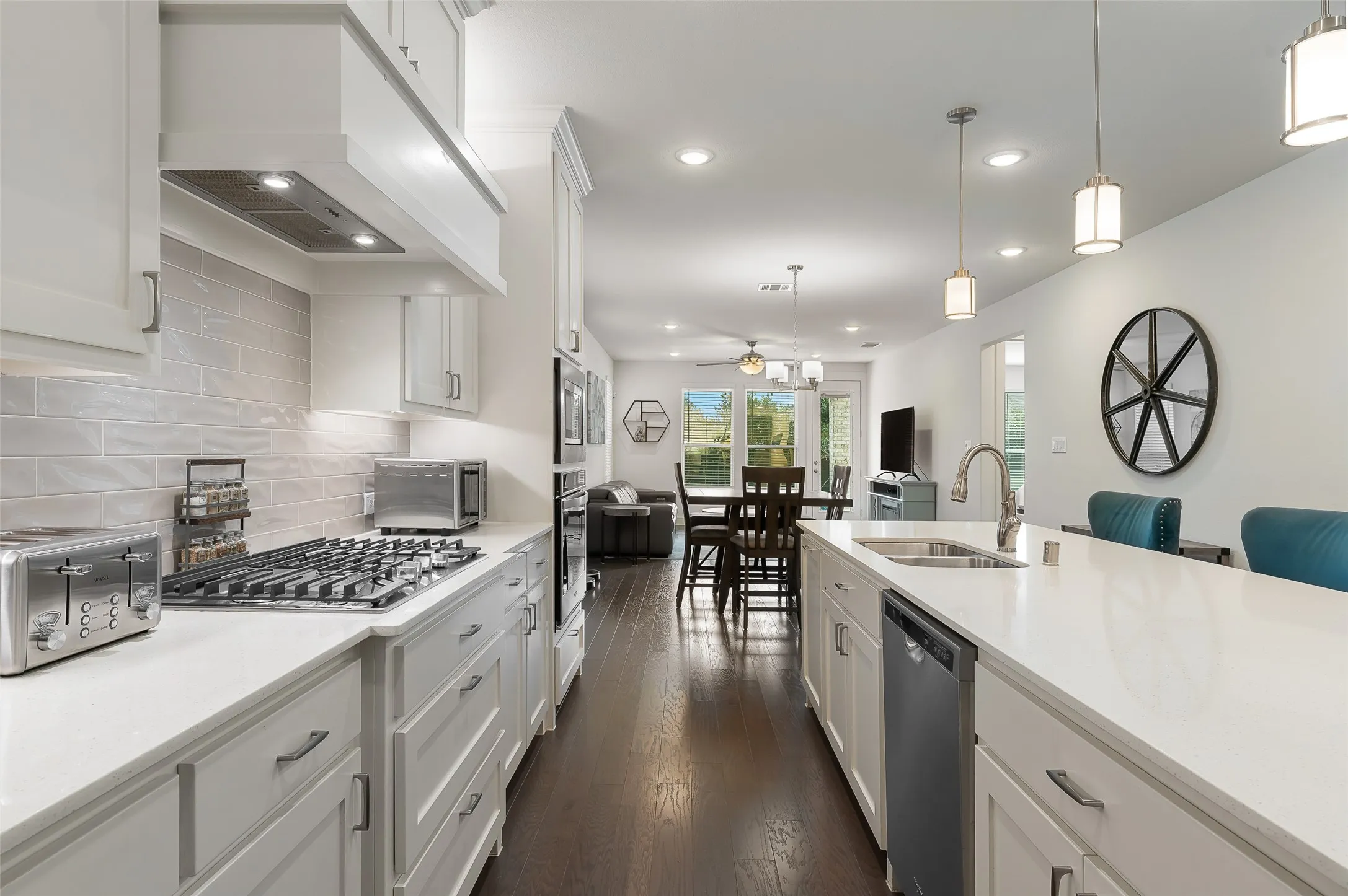 Single Family Residence For Sale in Collin County , 5825 Liberty Hill Drive, Mc Kinney, Texas 75070, 3 Bedroom, 3 Bathroom, 2 Garage spaces, 2,244 Sqft, built in 2019, mls#21335909, Real Estate Agent in Mc Kinney, Homes For Sale in Collin county, Homes For Sale in Mc Kinney, Realtor in Mc Kinney Texas, Real Estate Brokerage Independent Realty Texas, Luminita Cordes Realtor