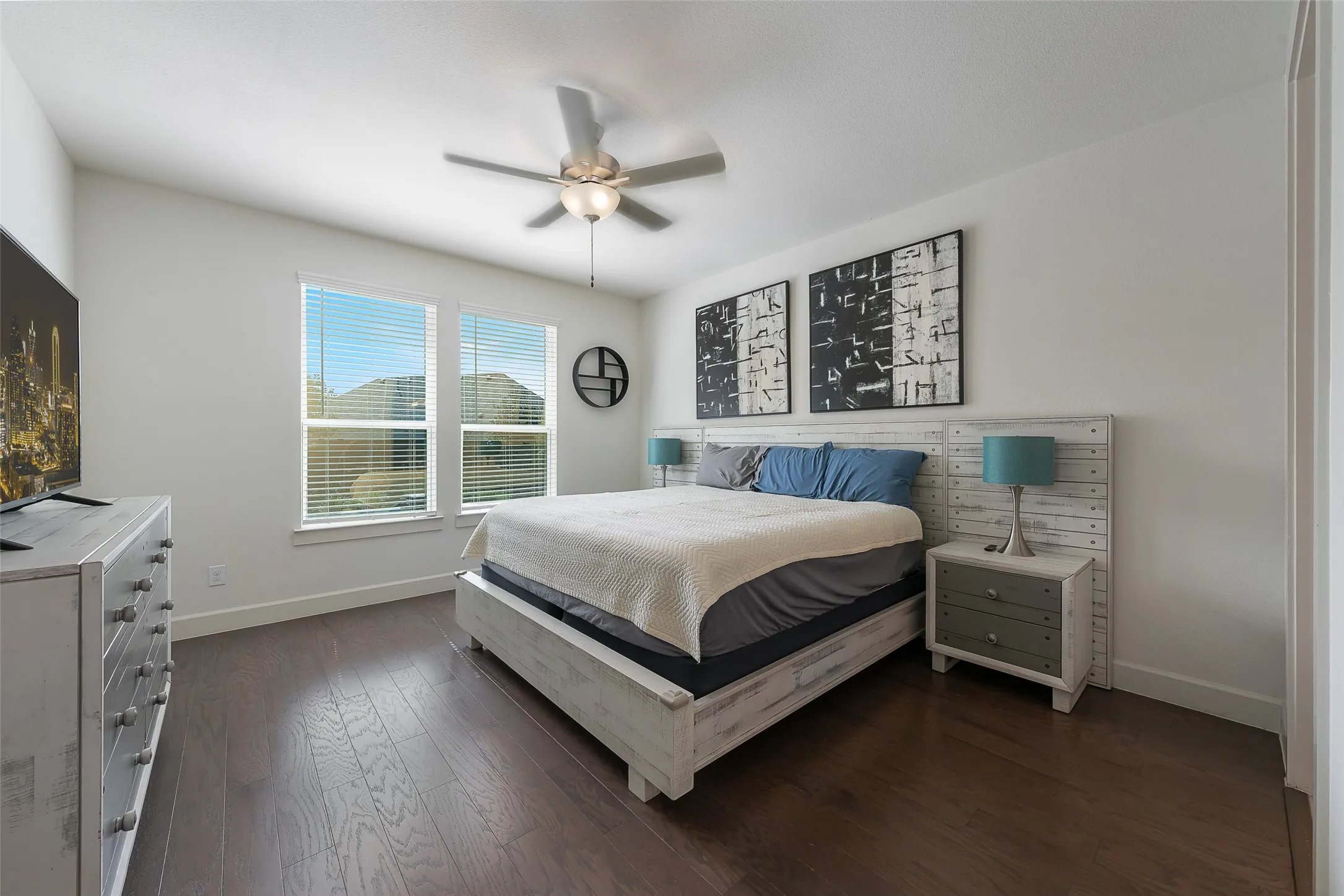 Single Family Residence For Sale in Collin County , 5825 Liberty Hill Drive, Mc Kinney, Texas 75070, 3 Bedroom, 3 Bathroom, 2 Garage spaces, 2,244 Sqft, built in 2019, mls#21335909, Real Estate Agent in Mc Kinney, Homes For Sale in Collin county, Homes For Sale in Mc Kinney, Realtor in Mc Kinney Texas, Real Estate Brokerage Independent Realty Texas, Luminita Cordes Realtor