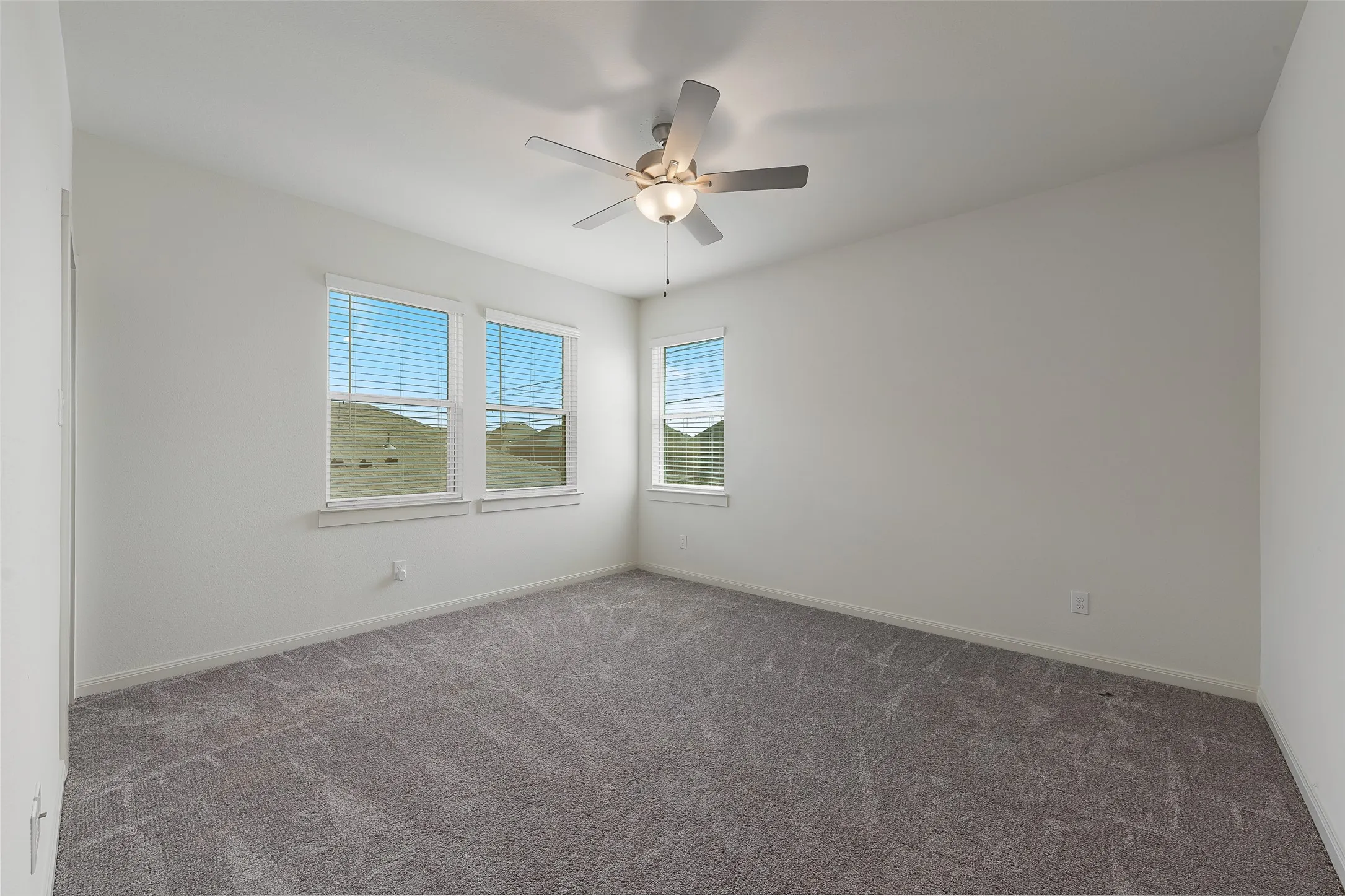 Single Family Residence For Sale in Collin County , 5825 Liberty Hill Drive, Mc Kinney, Texas 75070, 3 Bedroom, 3 Bathroom, 2 Garage spaces, 2,244 Sqft, built in 2019, mls#21335909, Real Estate Agent in Mc Kinney, Homes For Sale in Collin county, Homes For Sale in Mc Kinney, Realtor in Mc Kinney Texas, Real Estate Brokerage Independent Realty Texas, Luminita Cordes Realtor