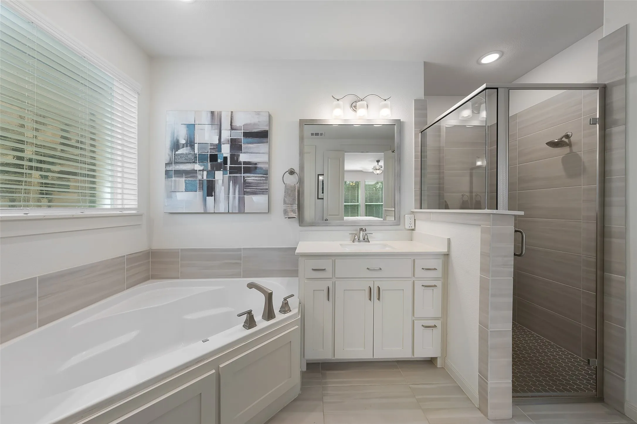 Single Family Residence For Sale in Collin County , 5825 Liberty Hill Drive, Mc Kinney, Texas 75070, 3 Bedroom, 3 Bathroom, 2 Garage spaces, 2,244 Sqft, built in 2019, mls#21335909, Real Estate Agent in Mc Kinney, Homes For Sale in Collin county, Homes For Sale in Mc Kinney, Realtor in Mc Kinney Texas, Real Estate Brokerage Independent Realty Texas, Luminita Cordes Realtor