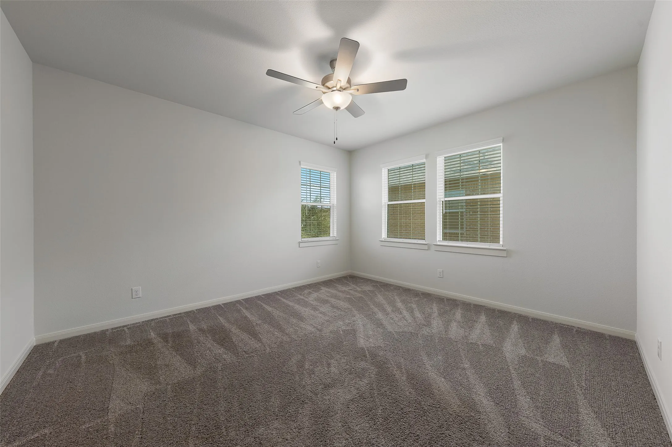 Single Family Residence For Sale in Collin County , 5825 Liberty Hill Drive, Mc Kinney, Texas 75070, 3 Bedroom, 3 Bathroom, 2 Garage spaces, 2,244 Sqft, built in 2019, mls#21335909, Real Estate Agent in Mc Kinney, Homes For Sale in Collin county, Homes For Sale in Mc Kinney, Realtor in Mc Kinney Texas, Real Estate Brokerage Independent Realty Texas, Luminita Cordes Realtor