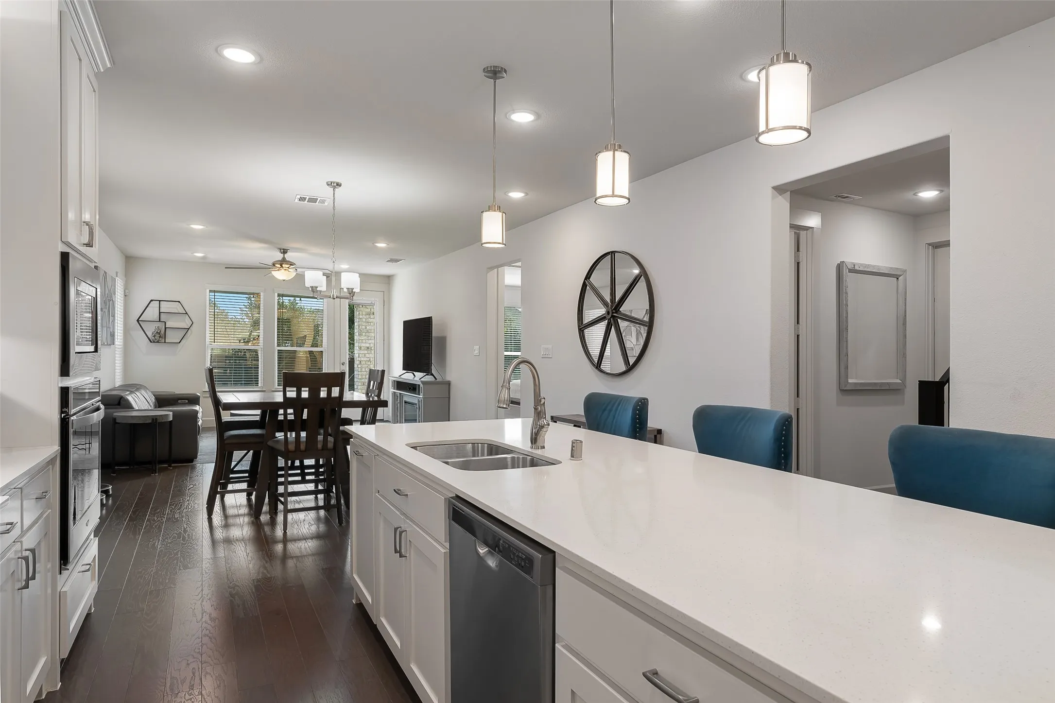 Single Family Residence For Sale in Collin County , 5825 Liberty Hill Drive, Mc Kinney, Texas 75070, 3 Bedroom, 3 Bathroom, 2 Garage spaces, 2,244 Sqft, built in 2019, mls#21335909, Real Estate Agent in Mc Kinney, Homes For Sale in Collin county, Homes For Sale in Mc Kinney, Realtor in Mc Kinney Texas, Real Estate Brokerage Independent Realty Texas, Luminita Cordes Realtor