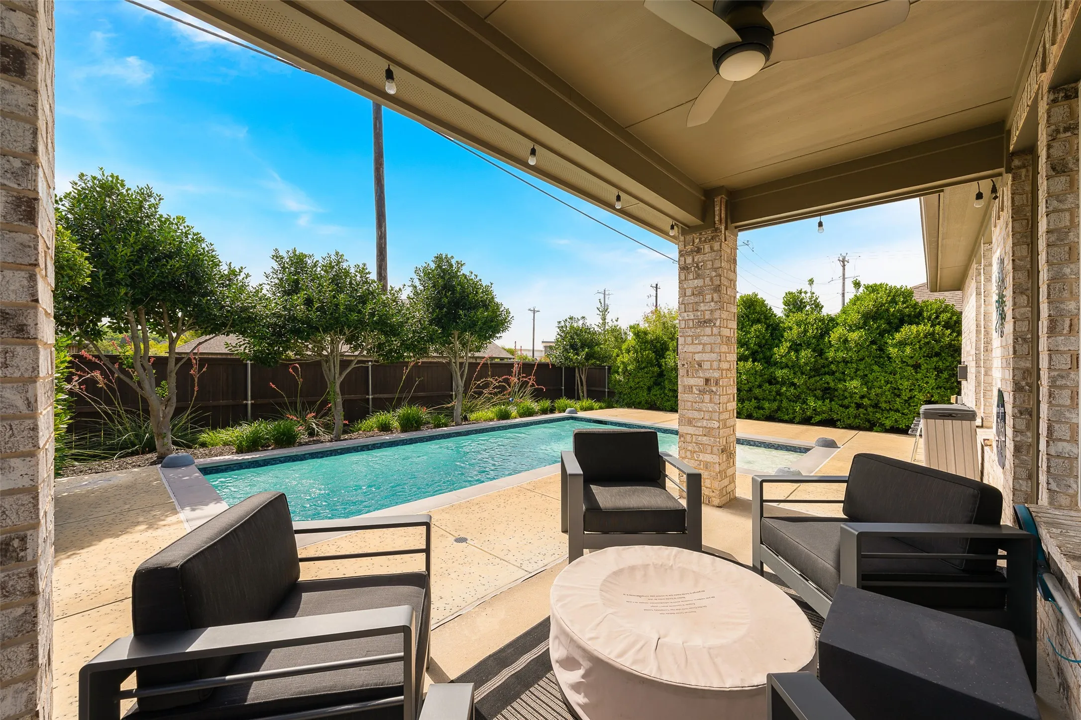 Single Family Residence For Sale in Collin County , 5825 Liberty Hill Drive, Mc Kinney, Texas 75070, 3 Bedroom, 3 Bathroom, 2 Garage spaces, 2,244 Sqft, built in 2019, mls#21335909, Real Estate Agent in Mc Kinney, Homes For Sale in Collin county, Homes For Sale in Mc Kinney, Realtor in Mc Kinney Texas, Real Estate Brokerage Independent Realty Texas, Luminita Cordes Realtor